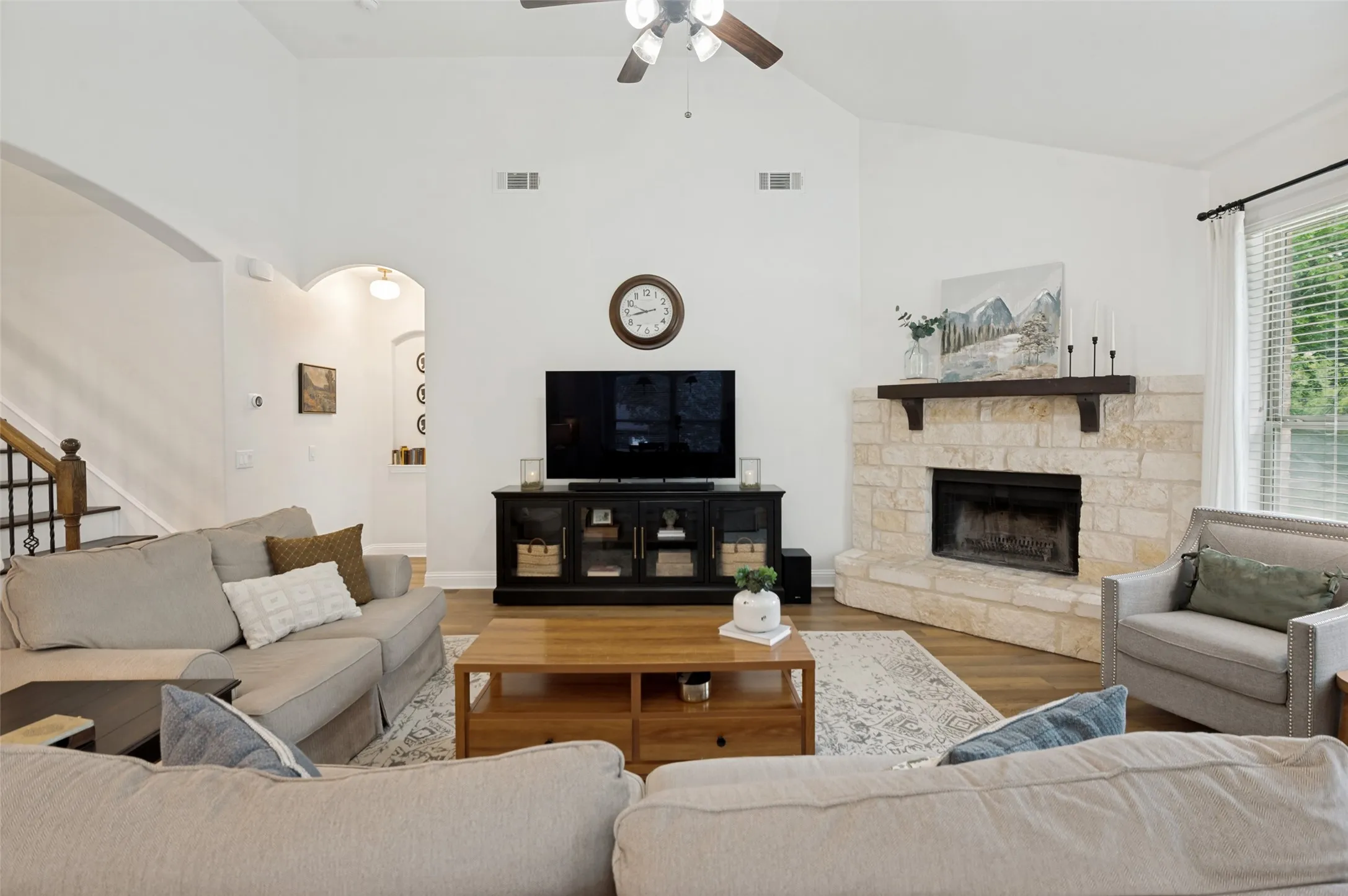 Single Family Residence For Sale in Collin County , 107 Meadow View Drive, Mc Kinney, Texas 75071, 4 Bedroom, 3 Bathroom, 3 Garage spaces, 3,441 Sqft, built in 2013, mls#21284510, Real Estate Agent in Mc Kinney, Homes For Sale in Collin county, Homes For Sale in Mc Kinney, Realtor in Mc Kinney Texas, Real Estate Brokerage Independent Realty Texas, Luminita Cordes Realtor