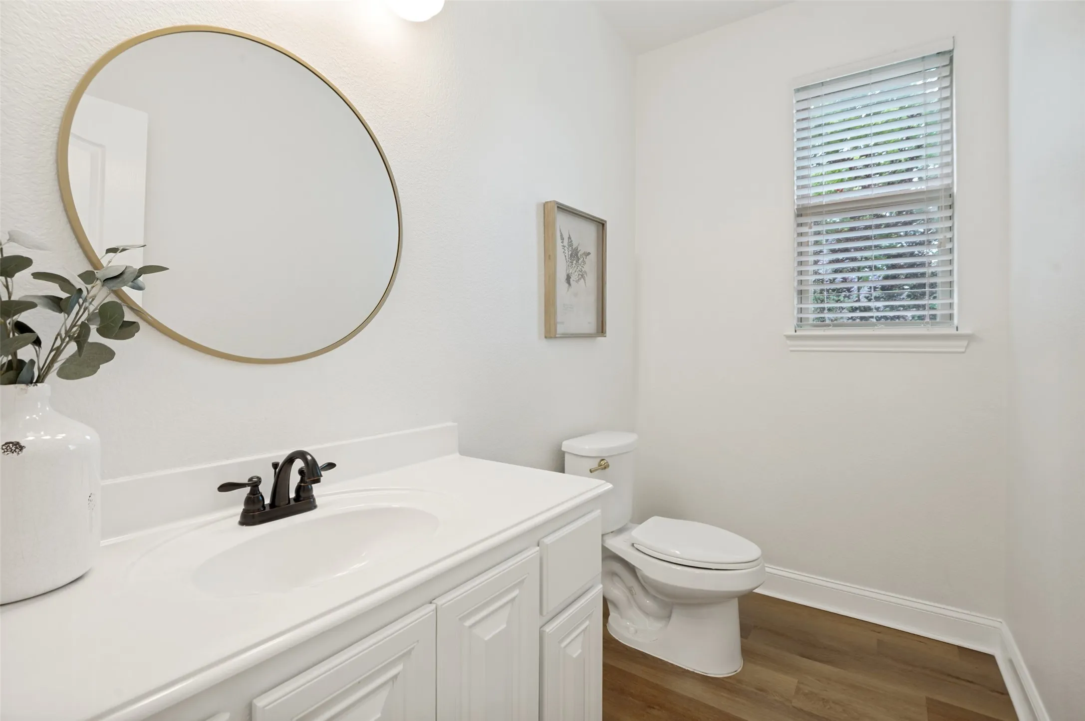 Single Family Residence For Sale in Collin County , 107 Meadow View Drive, Mc Kinney, Texas 75071, 4 Bedroom, 3 Bathroom, 3 Garage spaces, 3,441 Sqft, built in 2013, mls#21284510, Real Estate Agent in Mc Kinney, Homes For Sale in Collin county, Homes For Sale in Mc Kinney, Realtor in Mc Kinney Texas, Real Estate Brokerage Independent Realty Texas, Luminita Cordes Realtor