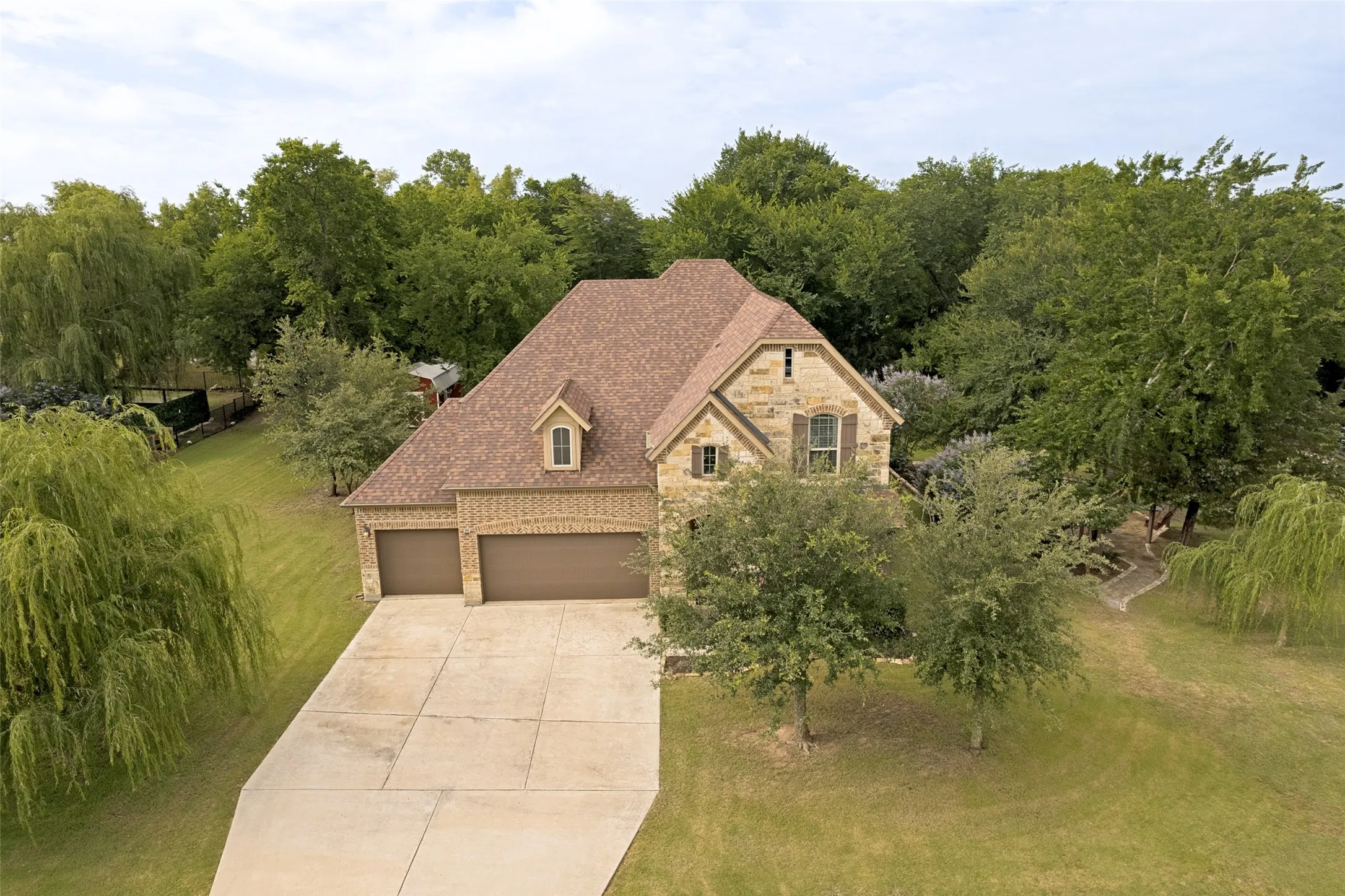 Single Family Residence For Sale in Collin County , 107 Meadow View Drive, Mc Kinney, Texas 75071, 4 Bedroom, 3 Bathroom, 3 Garage spaces, 3,441 Sqft, built in 2013, mls#21284510, Real Estate Agent in Mc Kinney, Homes For Sale in Collin county, Homes For Sale in Mc Kinney, Realtor in Mc Kinney Texas, Real Estate Brokerage Independent Realty Texas, Luminita Cordes Realtor