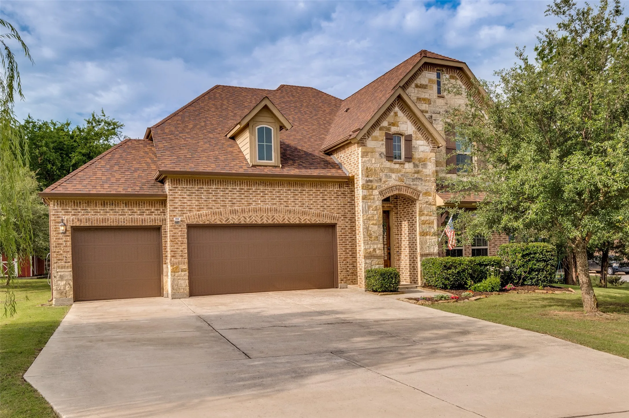 Single Family Residence For Sale in Collin County , 107 Meadow View Drive, Mc Kinney, Texas 75071, 4 Bedroom, 3 Bathroom, 3 Garage spaces, 3,441 Sqft, built in 2013, mls#21284510, Real Estate Agent in Mc Kinney, Homes For Sale in Collin county, Homes For Sale in Mc Kinney, Realtor in Mc Kinney Texas, Real Estate Brokerage Independent Realty Texas, Luminita Cordes Realtor