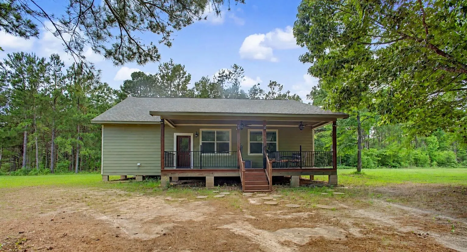 Single Family Residence For Sale in Anderson County , 2874 An County Road 335, Palestine, Texas 75803, 3 Bedroom, 2 Bathroom, Garage spaces, 1,710 Sqft, built in 2021, mls#21284447, Real Estate Agent in Palestine, Homes For Sale in Anderson county, Homes For Sale in Palestine, Realtor in Palestine Texas, Real Estate Brokerage Independent Realty Texas, Luminita Cordes Realtor