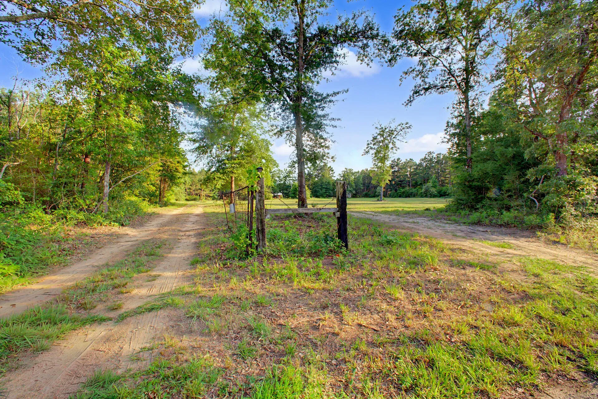 Single Family Residence For Sale in Anderson County , 2874 An County Road 335, Palestine, Texas 75803, 3 Bedroom, 2 Bathroom, Garage spaces, 1,710 Sqft, built in 2021, mls#21284447, Real Estate Agent in Palestine, Homes For Sale in Anderson county, Homes For Sale in Palestine, Realtor in Palestine Texas, Real Estate Brokerage Independent Realty Texas, Luminita Cordes Realtor