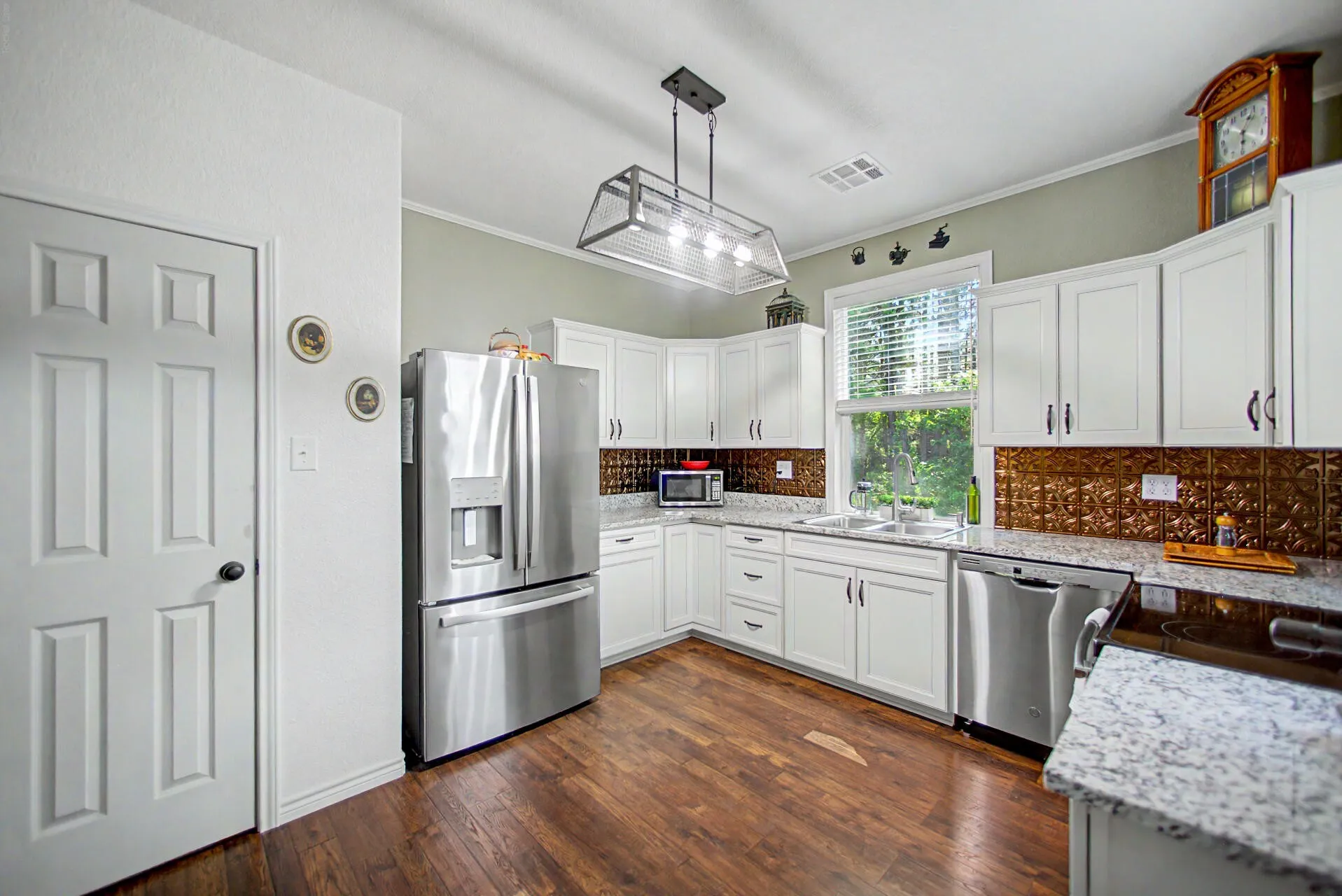 Single Family Residence For Sale in Anderson County , 2874 An County Road 335, Palestine, Texas 75803, 3 Bedroom, 2 Bathroom, Garage spaces, 1,710 Sqft, built in 2021, mls#21284447, Real Estate Agent in Palestine, Homes For Sale in Anderson county, Homes For Sale in Palestine, Realtor in Palestine Texas, Real Estate Brokerage Independent Realty Texas, Luminita Cordes Realtor