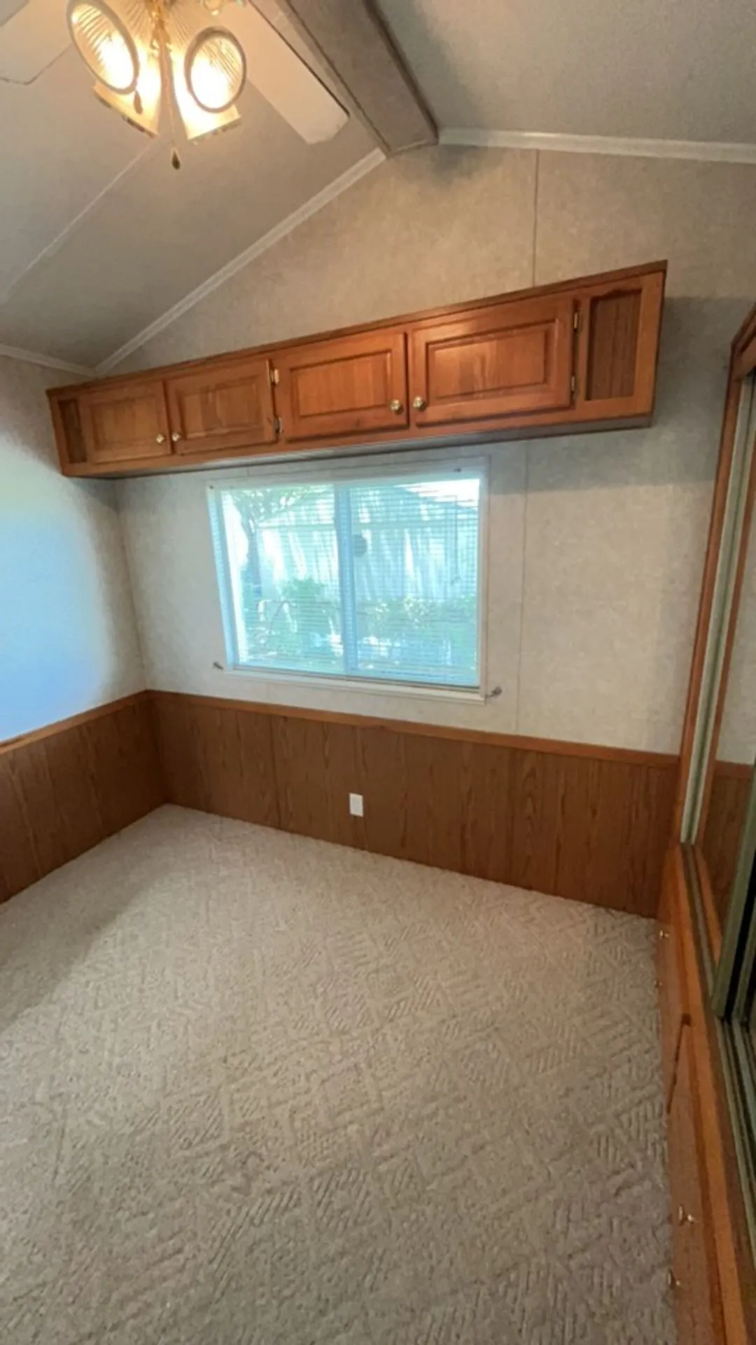 Manufactured Home For Rent in Dallas County , 3130 E Parkerville Road 18, Lancaster, Texas 75146, 1 Bedroom, 1 Bathroom, Garage spaces, 728 Sqft, built in 1992, mls#21284473, Real Estate Agent in Lancaster, Homes For Rent in Dallas county, Homes For Rent in Lancaster, Realtor in Lancaster Texas, Real Estate Brokerage Independent Realty Texas, Luminita Cordes Realtor