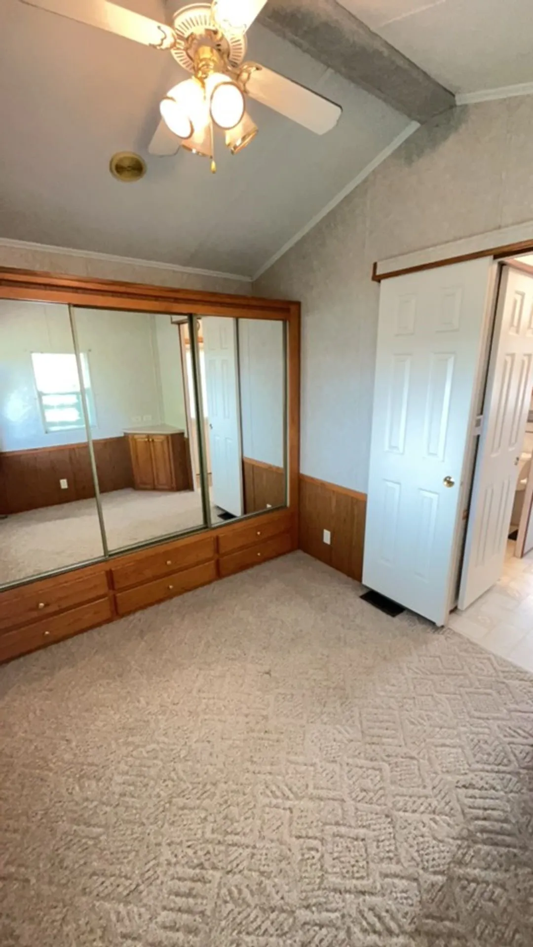 Manufactured Home For Rent in Dallas County , 3130 E Parkerville Road 18, Lancaster, Texas 75146, 1 Bedroom, 1 Bathroom, Garage spaces, 728 Sqft, built in 1992, mls#21284473, Real Estate Agent in Lancaster, Homes For Rent in Dallas county, Homes For Rent in Lancaster, Realtor in Lancaster Texas, Real Estate Brokerage Independent Realty Texas, Luminita Cordes Realtor