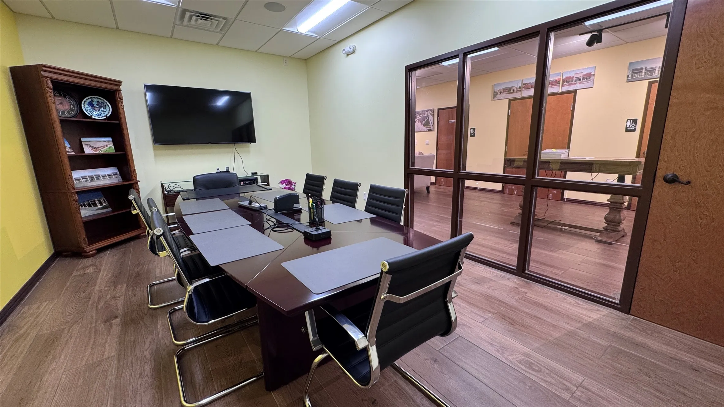 Large windows for conference room