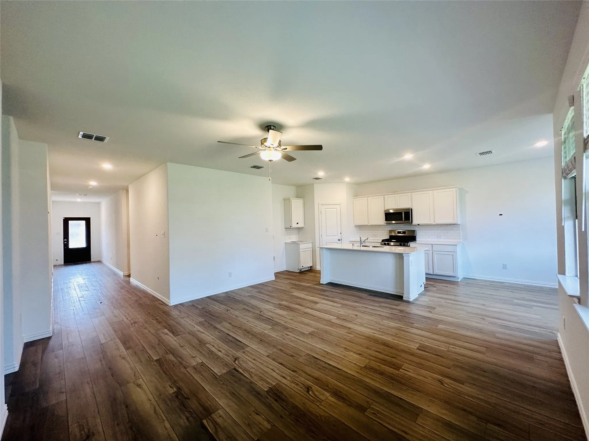 Single Family Residence For Rent in Collin County , 8112 Green Heron Drive, Mc Kinney, Texas 75071, 4 Bedroom, 2 Bathroom, 2 Garage spaces, 1,835 Sqft, built in 2022, mls#21284514, Real Estate Agent in Mc Kinney, Homes For Rent in Collin county, Homes For Rent in Mc Kinney, Realtor in Mc Kinney Texas, Real Estate Brokerage Independent Realty Texas, Luminita Cordes Realtor