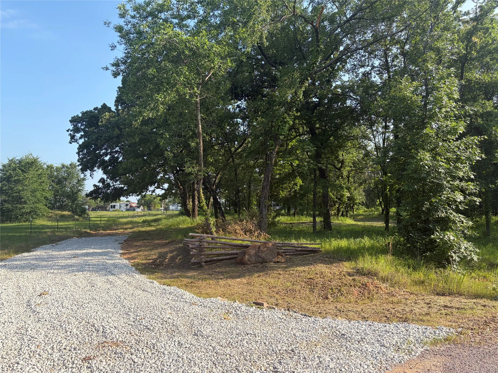 Unimproved Land For Sale in Grayson County , TBD Oak Creek Drive, Gordonville, Texas 76245, 0, 0, Garage spaces, 0 Sqft, built in 0, Price $150,000, mls#21280799, Real Estate Agent in Gordonville, Homes For Sale in Grayson county, Homes For Sale in Gordonville, Realtor in Gordonville Texas, Real Estate Brokerage Independent Realty Texas, Luminita Cordes Realtor