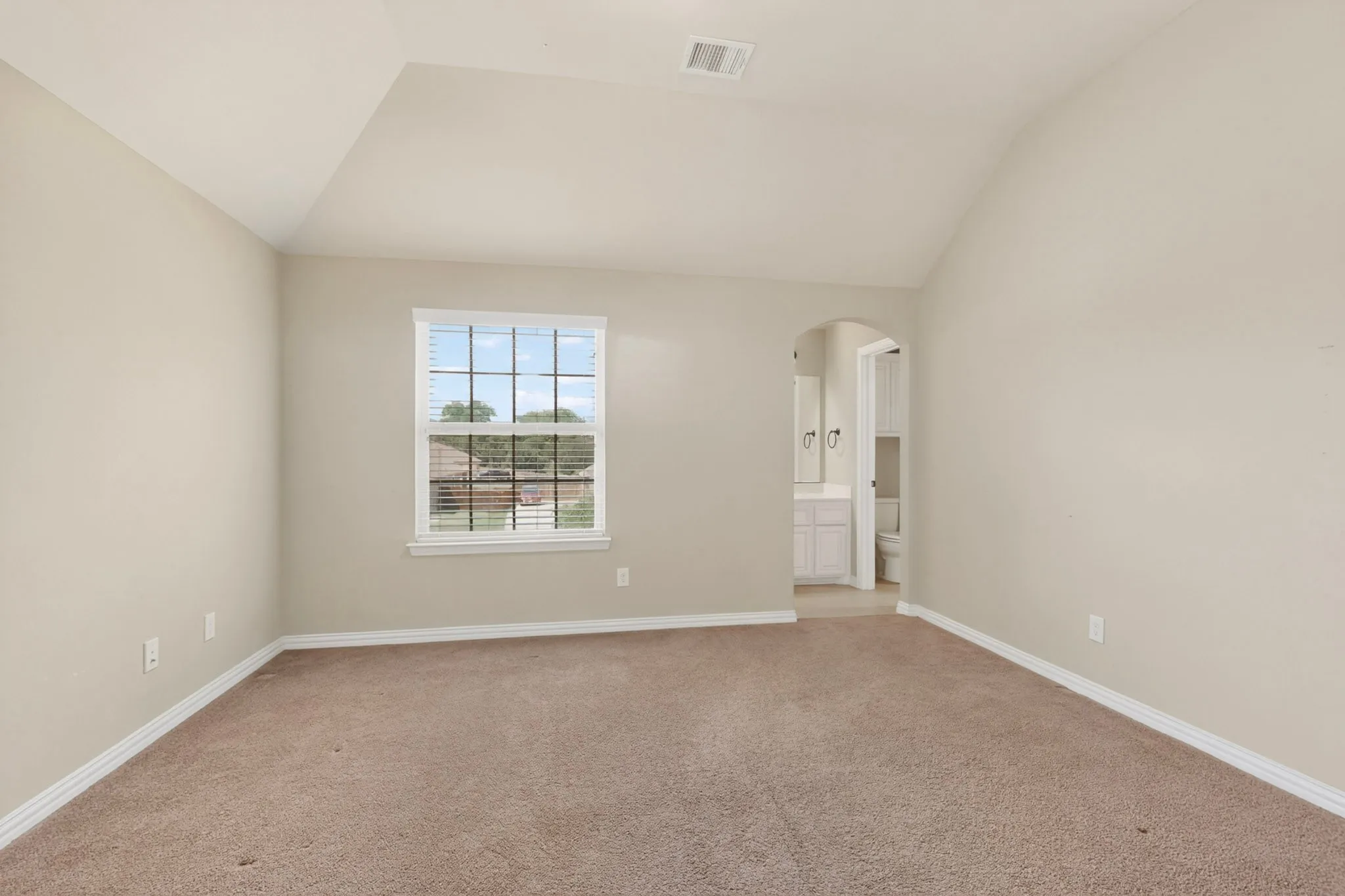JACK N JILL BEDROOM WITH A BEAUTIFUL OUTSIDE VIEW...