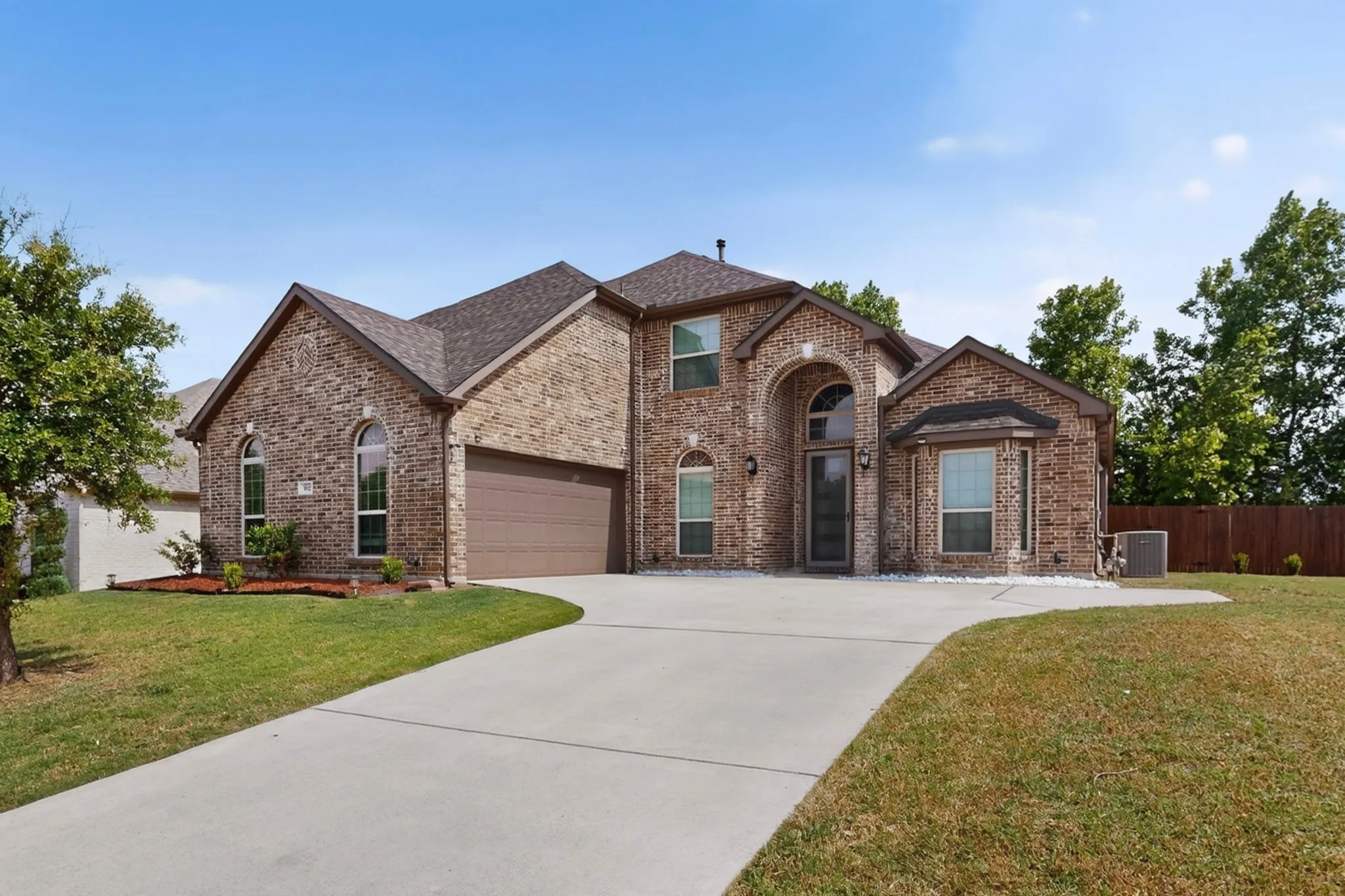  THE BEAUTIFUL 852 STATE ST. IN DESOTO,TEXAS CHECKS ALL THE BOXES...!!!