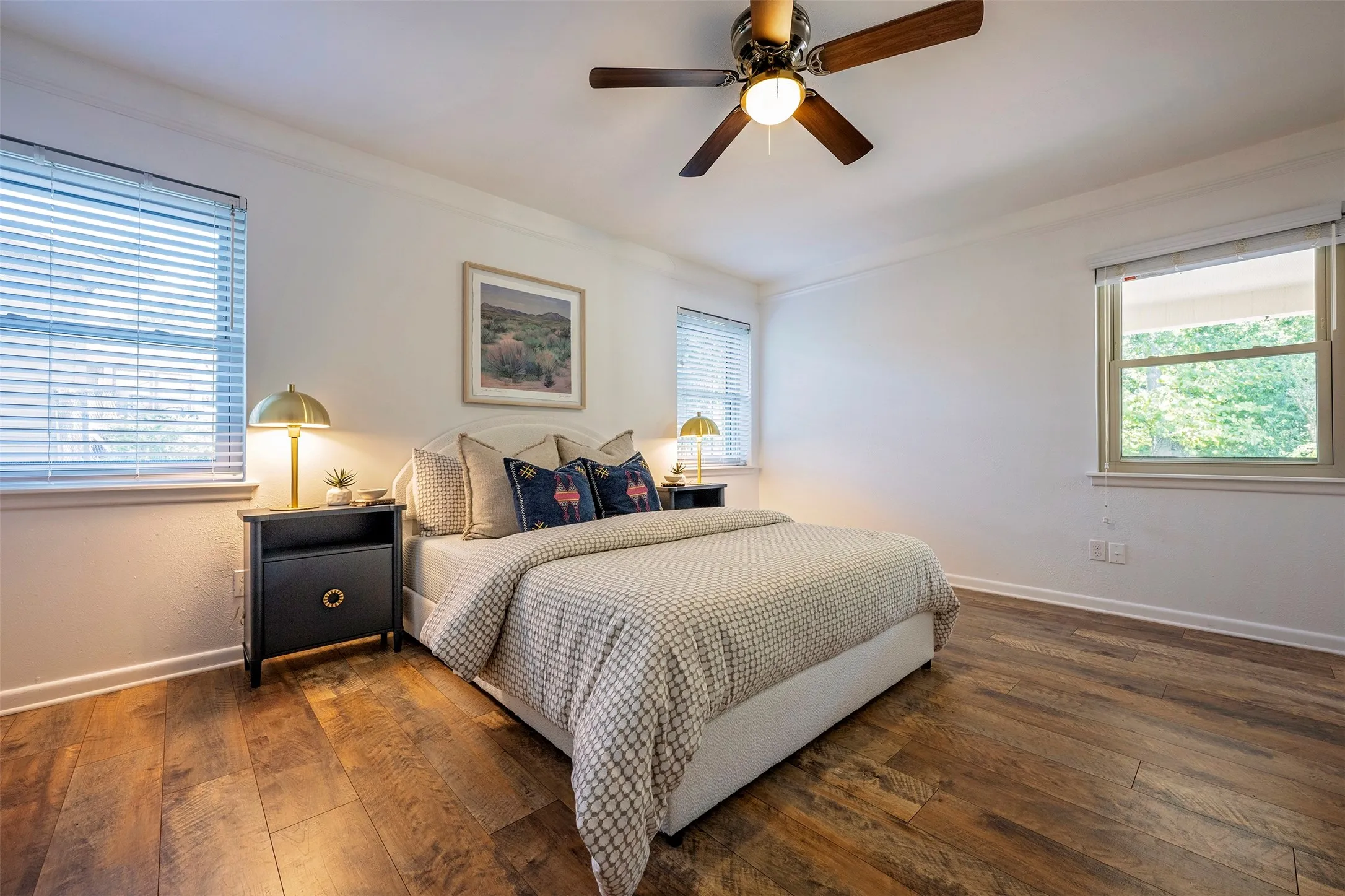 Single Family Residence For Sale in Tarrant County , 4912 Vega Court W, Fort Worth, Texas 76133, 3 Bedroom, 2 Bathroom, 2 Garage spaces, 1,713 Sqft, built in 1954, mls#21283895, Real Estate Agent in Fort Worth, Homes For Sale in Tarrant county, Homes For Sale in Fort Worth, Realtor in Fort Worth Texas, Real Estate Brokerage Independent Realty Texas, Luminita Cordes Realtor