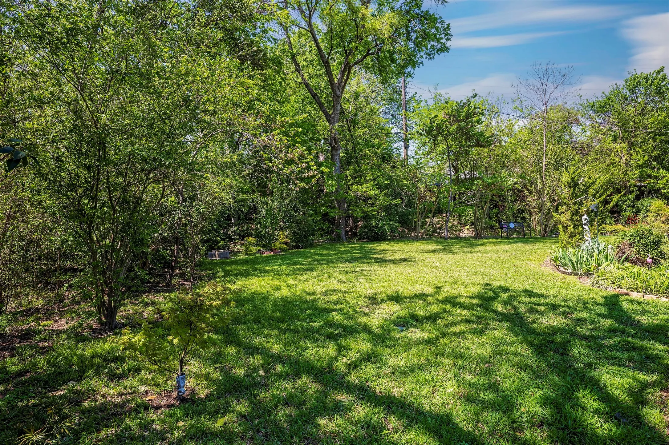 Single Family Residence For Sale in Tarrant County , 4912 Vega Court W, Fort Worth, Texas 76133, 3 Bedroom, 2 Bathroom, 2 Garage spaces, 1,713 Sqft, built in 1954, mls#21283895, Real Estate Agent in Fort Worth, Homes For Sale in Tarrant county, Homes For Sale in Fort Worth, Realtor in Fort Worth Texas, Real Estate Brokerage Independent Realty Texas, Luminita Cordes Realtor