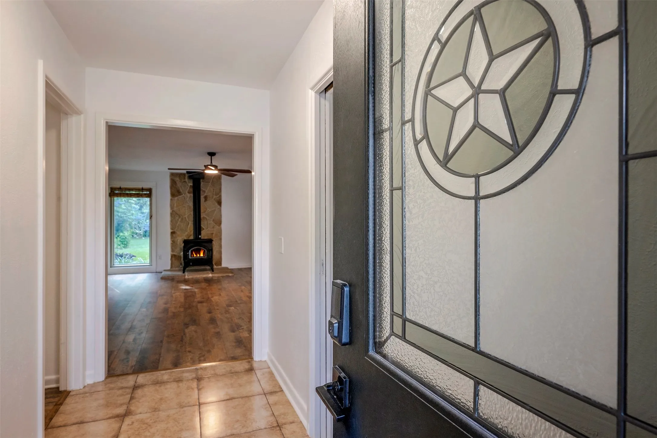 Single Family Residence For Sale in Tarrant County , 4912 Vega Court W, Fort Worth, Texas 76133, 3 Bedroom, 2 Bathroom, 2 Garage spaces, 1,713 Sqft, built in 1954, mls#21283895, Real Estate Agent in Fort Worth, Homes For Sale in Tarrant county, Homes For Sale in Fort Worth, Realtor in Fort Worth Texas, Real Estate Brokerage Independent Realty Texas, Luminita Cordes Realtor