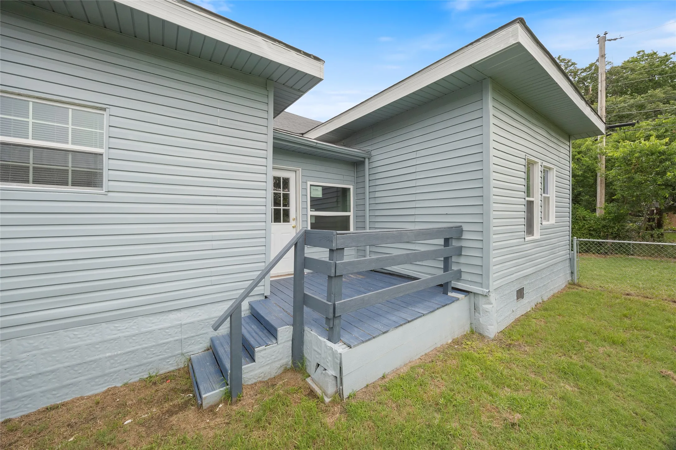 Single Family Residence For Sale in Hunt County , 4305 Templeton Street, Greenville, Texas 75401, 3 Bedroom, 2 Bathroom, Garage spaces, 1,696 Sqft, built in 1914, mls#21284430, Real Estate Agent in Greenville, Homes For Sale in Hunt county, Homes For Sale in Greenville, Realtor in Greenville Texas, Real Estate Brokerage Independent Realty Texas, Luminita Cordes Realtor