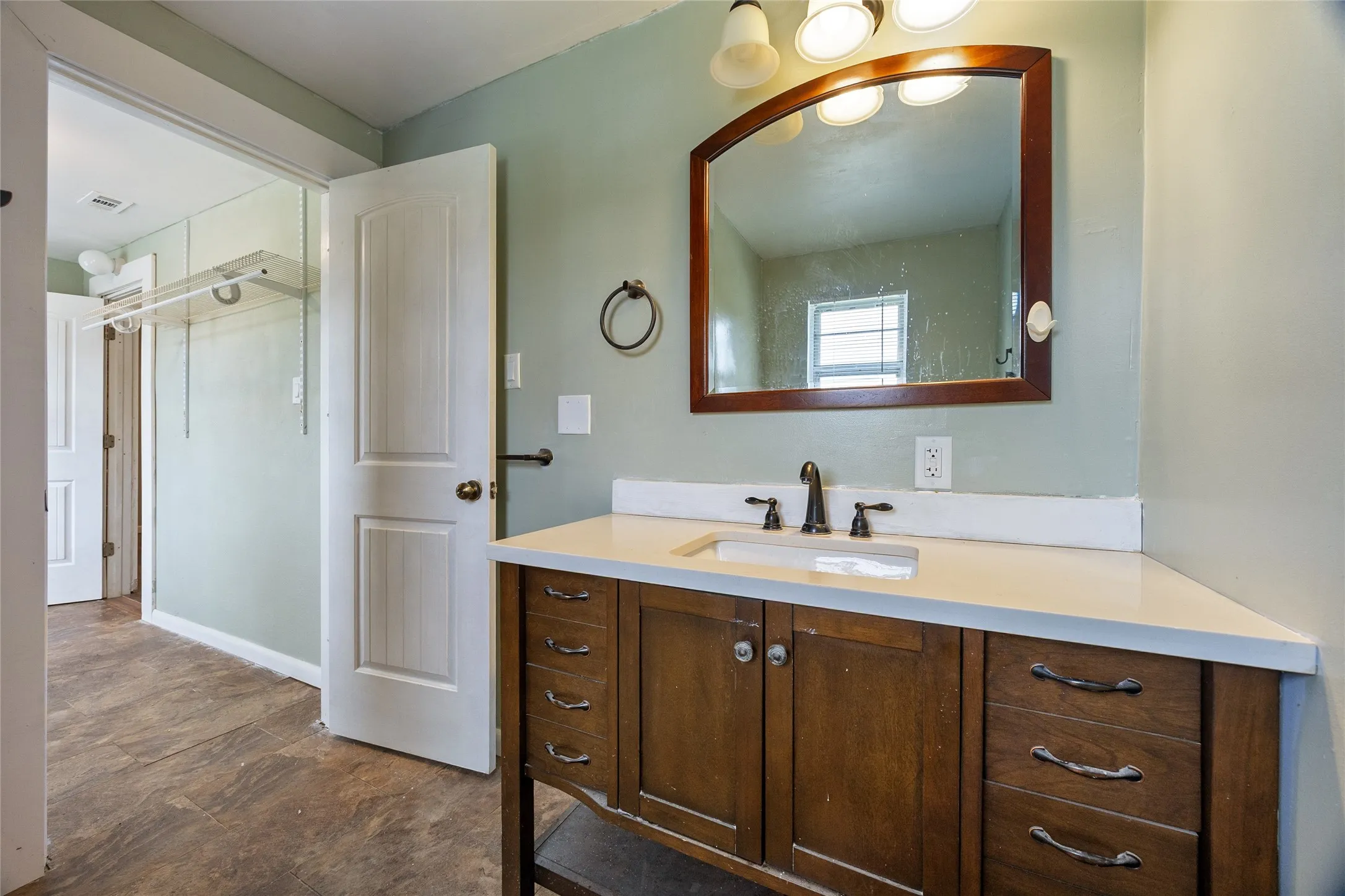 Single Family Residence For Sale in Hunt County , 4305 Templeton Street, Greenville, Texas 75401, 3 Bedroom, 2 Bathroom, Garage spaces, 1,696 Sqft, built in 1914, mls#21284430, Real Estate Agent in Greenville, Homes For Sale in Hunt county, Homes For Sale in Greenville, Realtor in Greenville Texas, Real Estate Brokerage Independent Realty Texas, Luminita Cordes Realtor