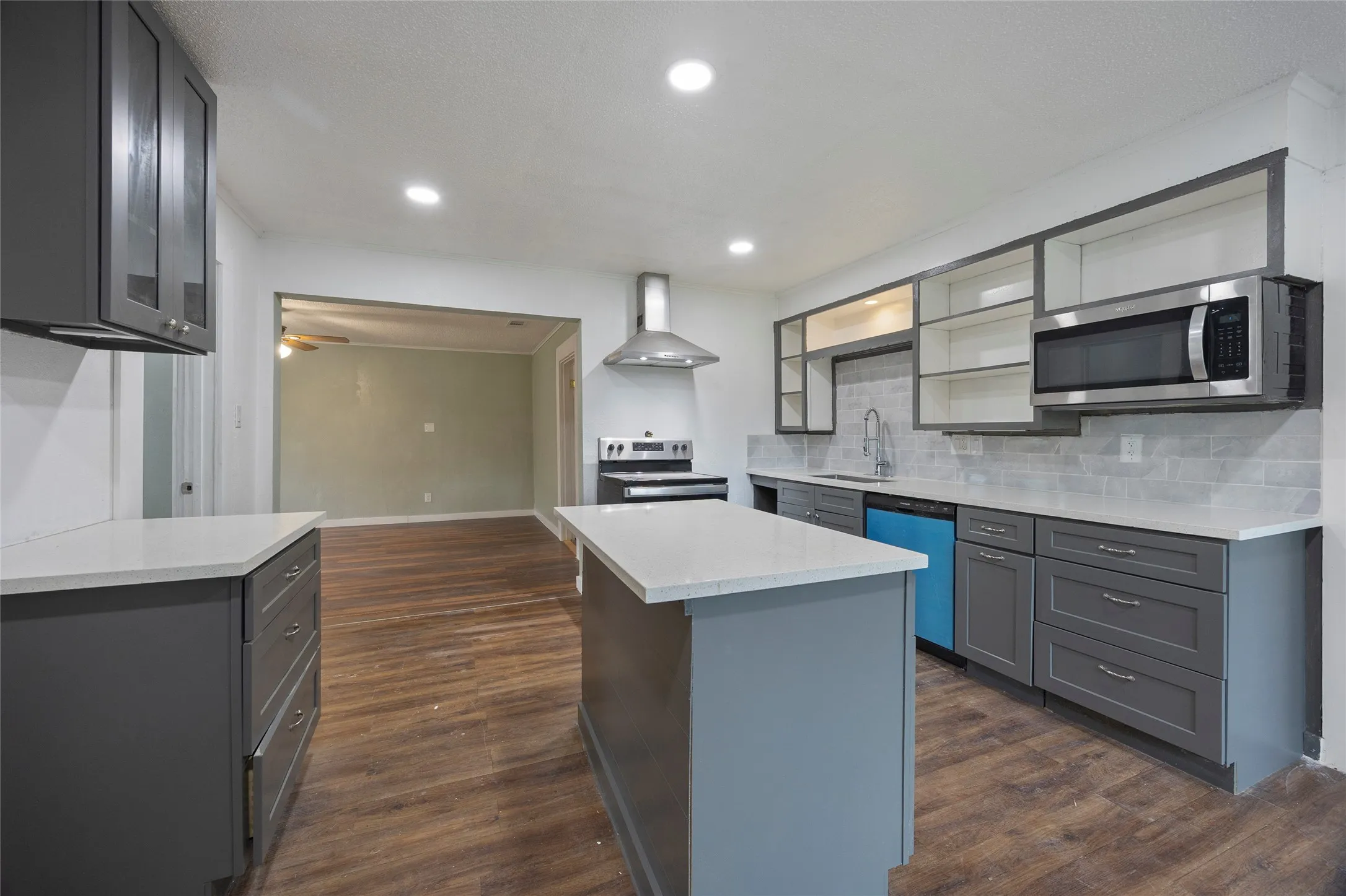 Single Family Residence For Sale in Hunt County , 4305 Templeton Street, Greenville, Texas 75401, 3 Bedroom, 2 Bathroom, Garage spaces, 1,696 Sqft, built in 1914, mls#21284430, Real Estate Agent in Greenville, Homes For Sale in Hunt county, Homes For Sale in Greenville, Realtor in Greenville Texas, Real Estate Brokerage Independent Realty Texas, Luminita Cordes Realtor