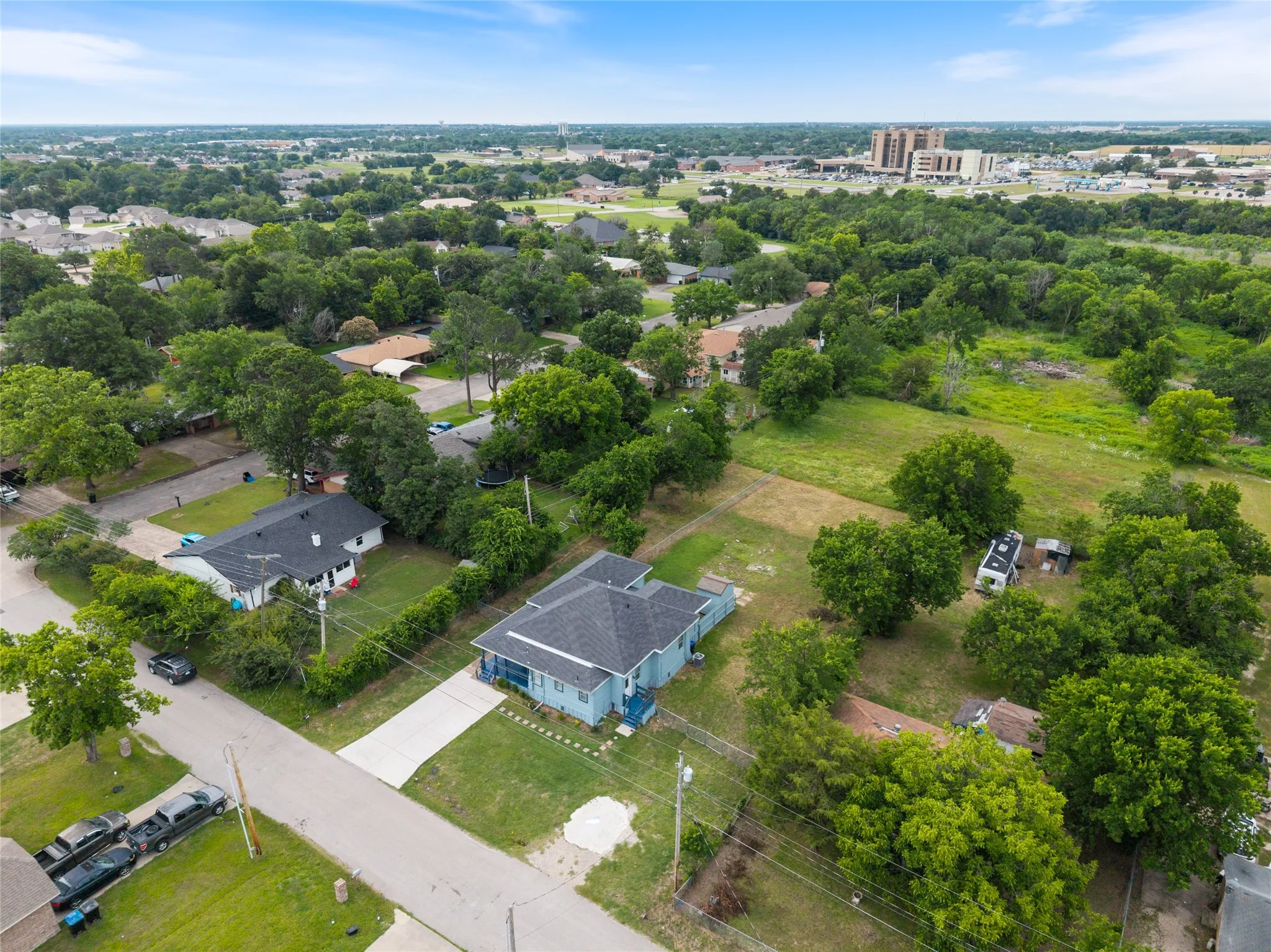 Single Family Residence For Sale in Hunt County , 4305 Templeton Street, Greenville, Texas 75401, 3 Bedroom, 2 Bathroom, Garage spaces, 1,696 Sqft, built in 1914, mls#21284430, Real Estate Agent in Greenville, Homes For Sale in Hunt county, Homes For Sale in Greenville, Realtor in Greenville Texas, Real Estate Brokerage Independent Realty Texas, Luminita Cordes Realtor