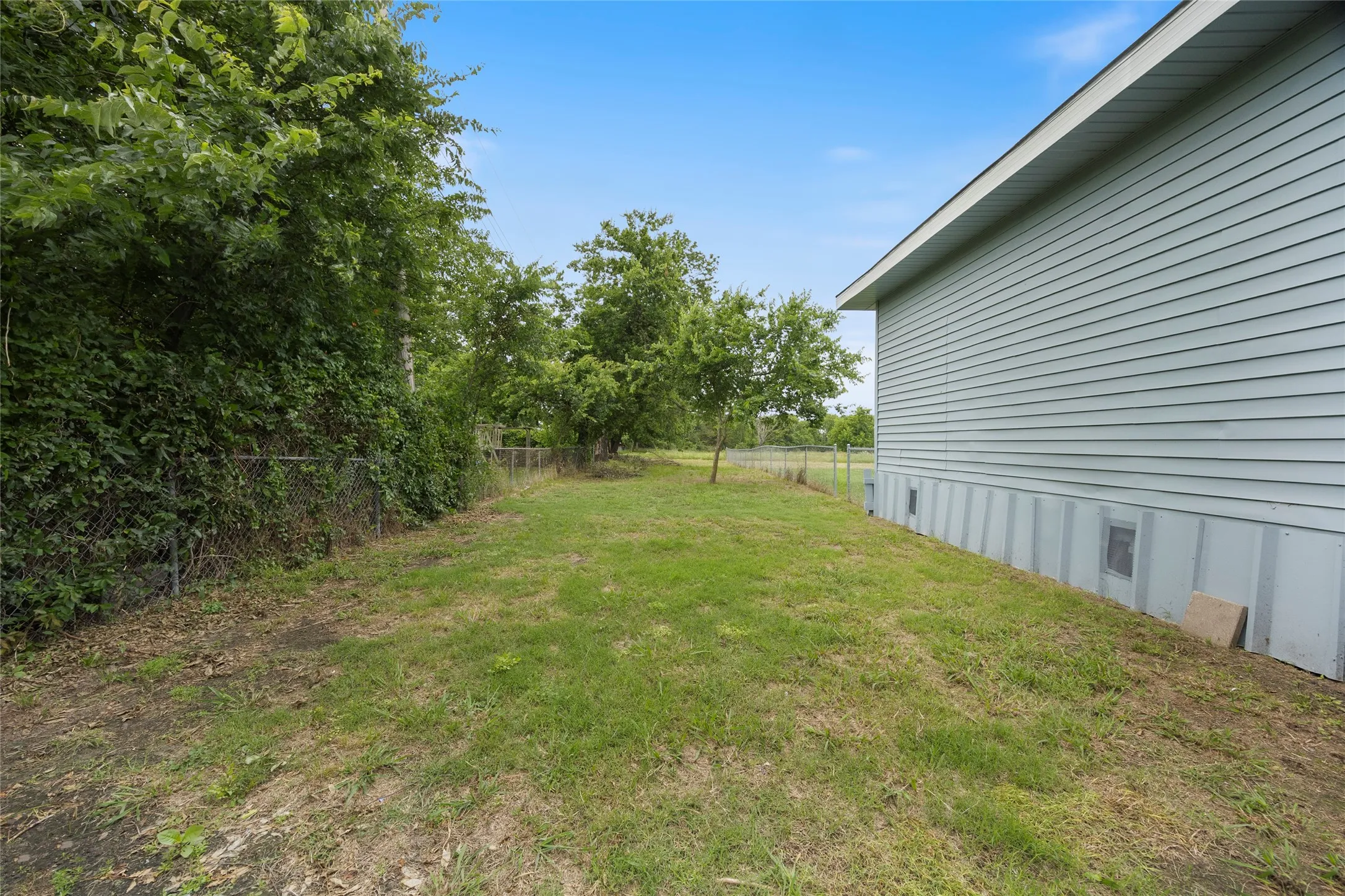 Single Family Residence For Sale in Hunt County , 4305 Templeton Street, Greenville, Texas 75401, 3 Bedroom, 2 Bathroom, Garage spaces, 1,696 Sqft, built in 1914, mls#21284430, Real Estate Agent in Greenville, Homes For Sale in Hunt county, Homes For Sale in Greenville, Realtor in Greenville Texas, Real Estate Brokerage Independent Realty Texas, Luminita Cordes Realtor