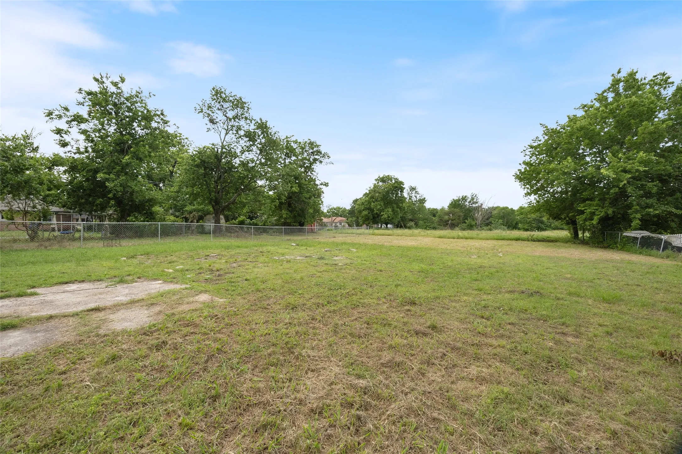 Single Family Residence For Sale in Hunt County , 4305 Templeton Street, Greenville, Texas 75401, 3 Bedroom, 2 Bathroom, Garage spaces, 1,696 Sqft, built in 1914, mls#21284430, Real Estate Agent in Greenville, Homes For Sale in Hunt county, Homes For Sale in Greenville, Realtor in Greenville Texas, Real Estate Brokerage Independent Realty Texas, Luminita Cordes Realtor