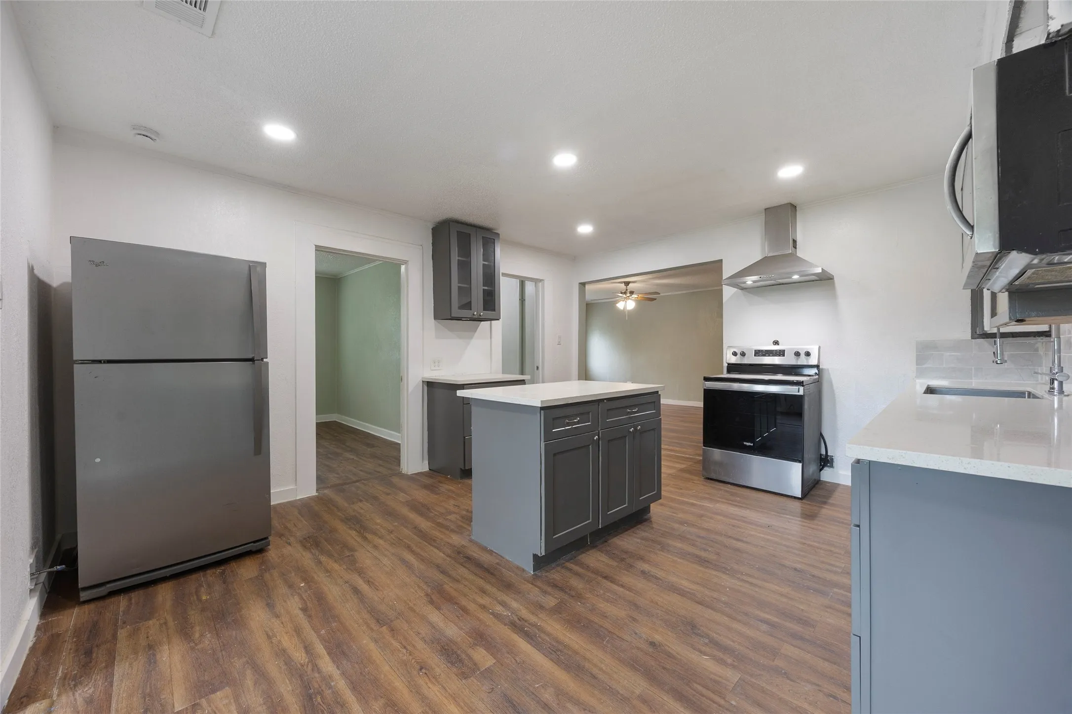 Single Family Residence For Sale in Hunt County , 4305 Templeton Street, Greenville, Texas 75401, 3 Bedroom, 2 Bathroom, Garage spaces, 1,696 Sqft, built in 1914, mls#21284430, Real Estate Agent in Greenville, Homes For Sale in Hunt county, Homes For Sale in Greenville, Realtor in Greenville Texas, Real Estate Brokerage Independent Realty Texas, Luminita Cordes Realtor