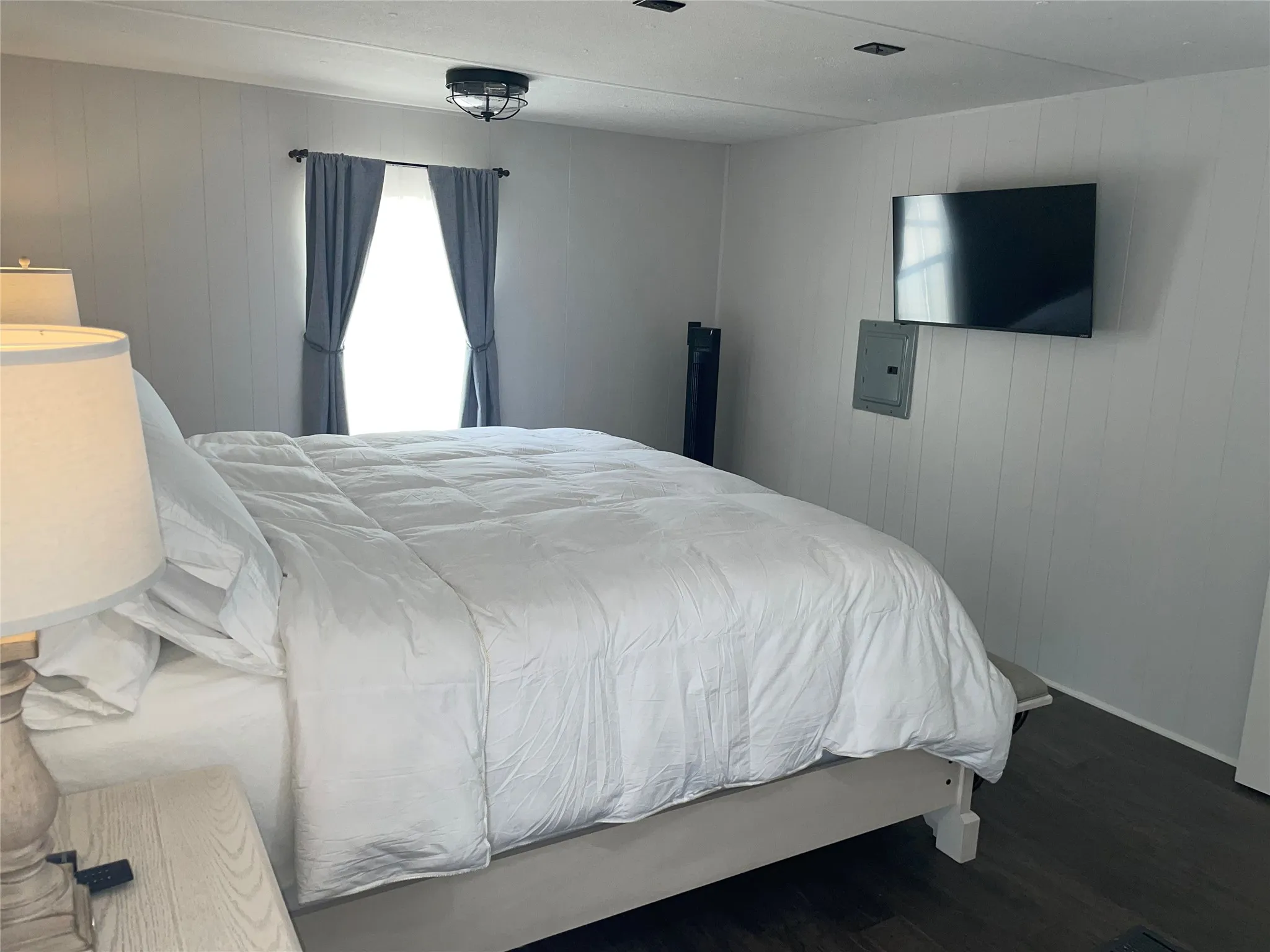 Mobile Home For Sale in Hood County , 7418 Paluxy Highway, Tolar, Texas 76476, 2 Bedrooms, 1 Bathroom, Garage spaces, 600 Sqft, built in 1980, Price $350,000, mls#21284557, Real Estate Agent in Tolar, Homes For Sale in Hood county, Homes For Sale in Tolar, Realtor in Tolar Texas, Real Estate Brokerage Independent Realty Texas, Luminita Cordes Realtor