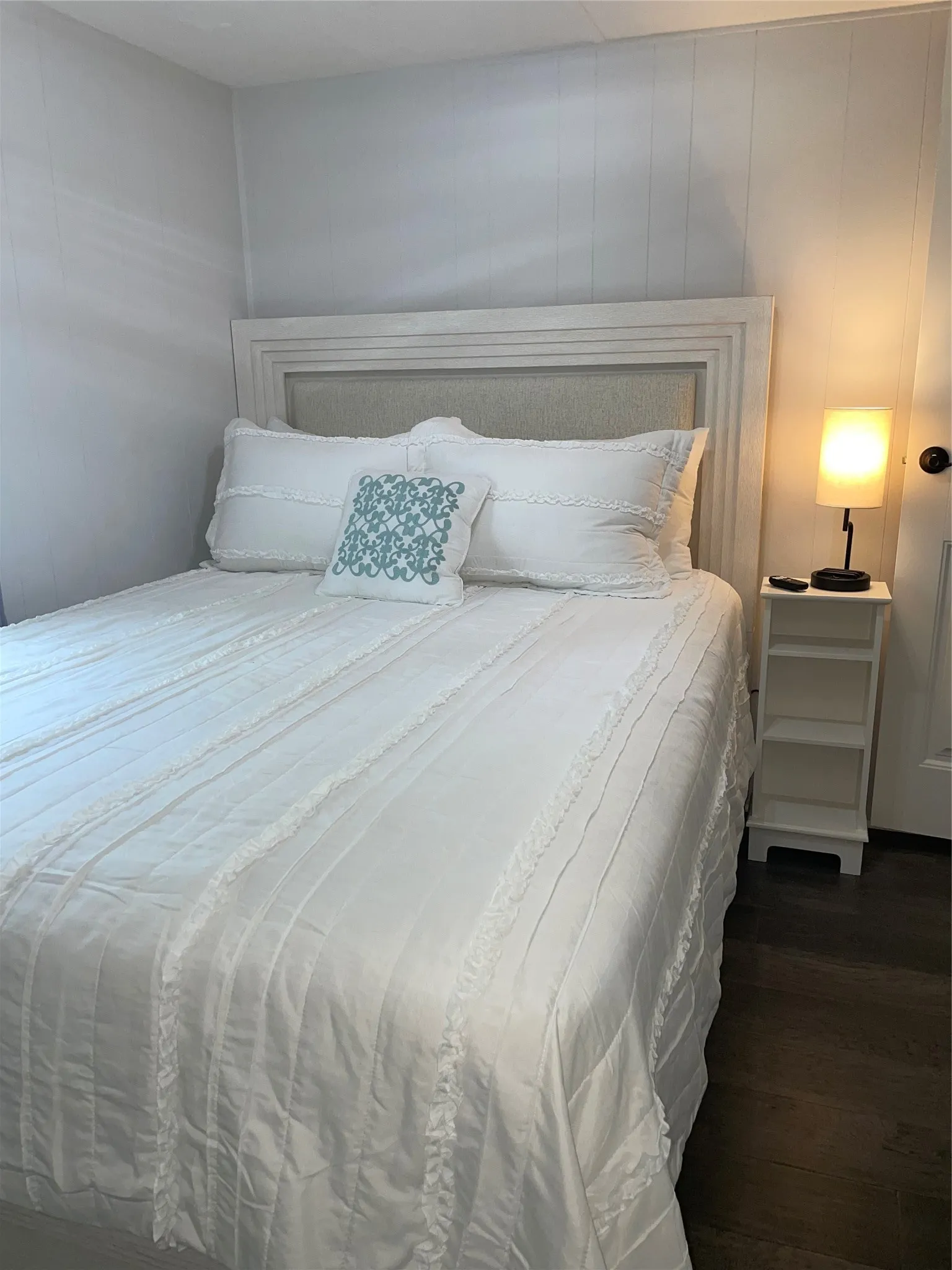 Mobile Home For Sale in Hood County , 7418 Paluxy Highway, Tolar, Texas 76476, 2 Bedrooms, 1 Bathroom, Garage spaces, 600 Sqft, built in 1980, Price $350,000, mls#21284557, Real Estate Agent in Tolar, Homes For Sale in Hood county, Homes For Sale in Tolar, Realtor in Tolar Texas, Real Estate Brokerage Independent Realty Texas, Luminita Cordes Realtor