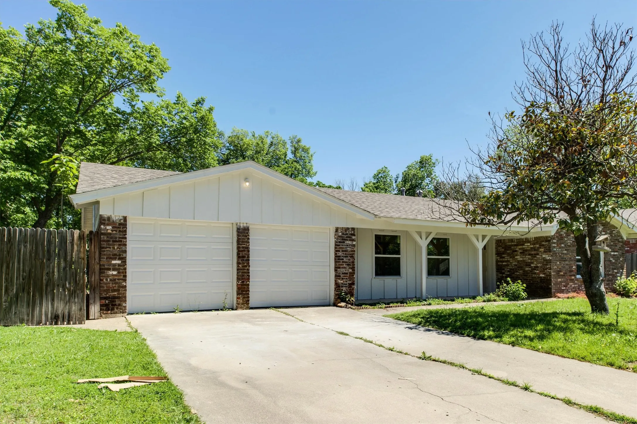 Single Family Residence For Sale in Tarrant County , 4208 Ashmore Drive, North Richland Hills, Texas 76180, 3 Bedroom, 2 Bathroom, 2 Garage spaces, 1,664 Sqft, built in 1958, Price $279,900, mls#21283325, Real Estate Agent in North Richland Hills, Homes For Sale in Tarrant county, Homes For Sale in North Richland Hills, Realtor in North Richland Hills Texas, Real Estate Brokerage Independent Realty Texas, Luminita Cordes Realtor