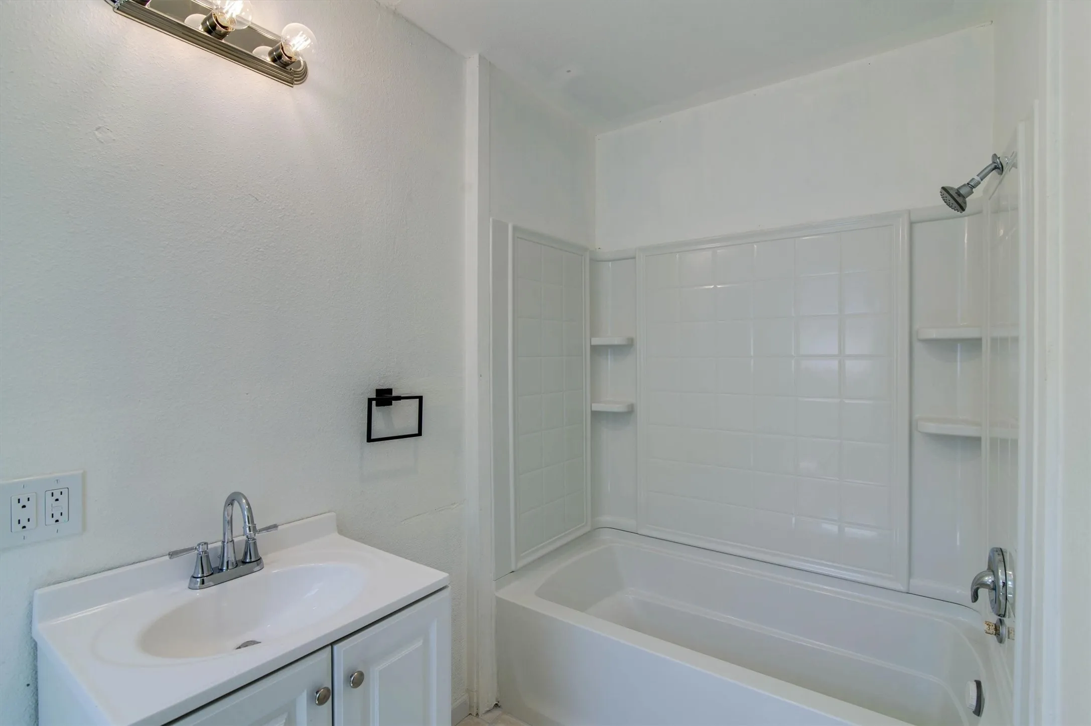 Single Family Residence For Sale in Tarrant County , 4208 Ashmore Drive, North Richland Hills, Texas 76180, 3 Bedroom, 2 Bathroom, 2 Garage spaces, 1,664 Sqft, built in 1958, Price $279,900, mls#21283325, Real Estate Agent in North Richland Hills, Homes For Sale in Tarrant county, Homes For Sale in North Richland Hills, Realtor in North Richland Hills Texas, Real Estate Brokerage Independent Realty Texas, Luminita Cordes Realtor