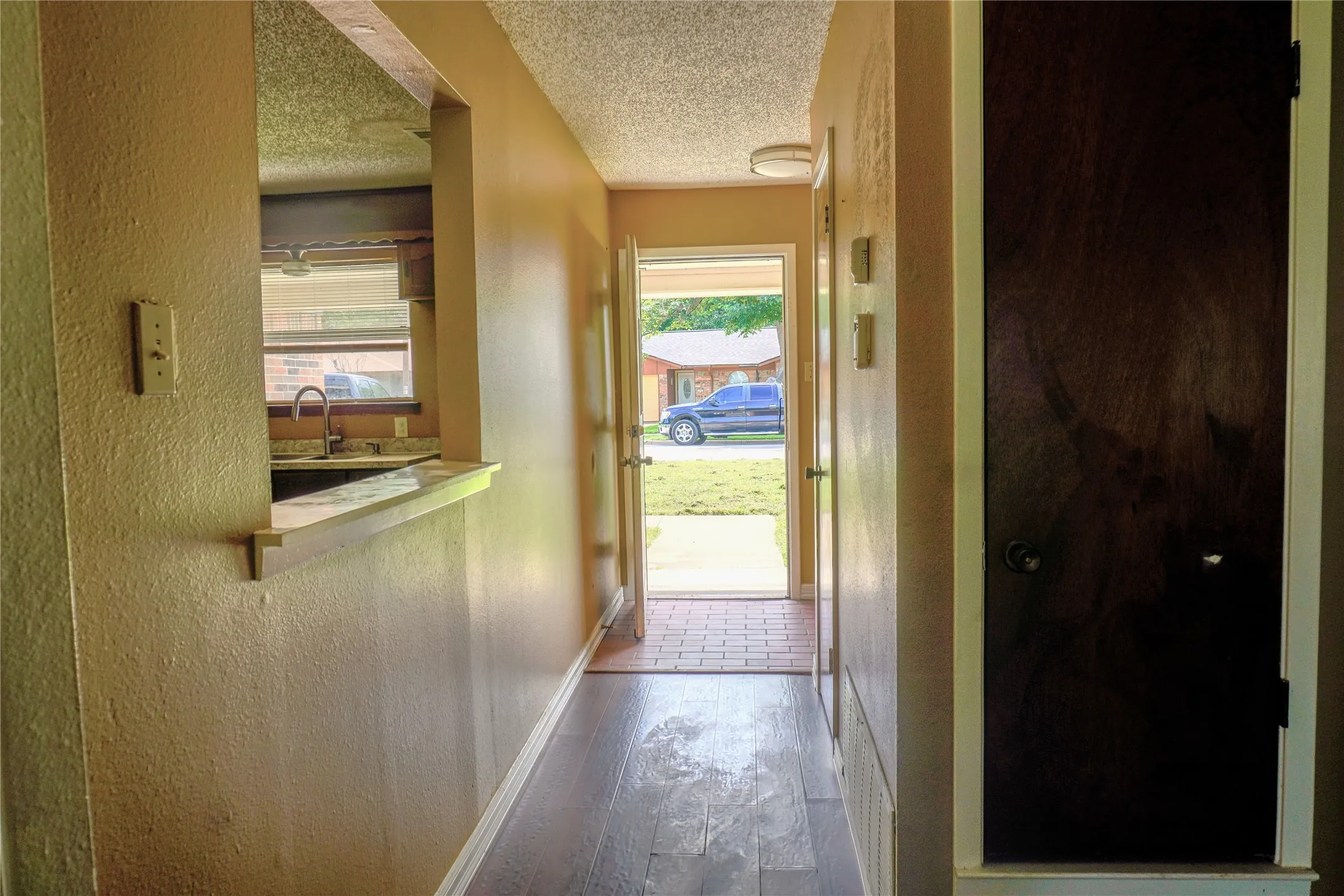 Single Family Residence For Sale in Tarrant County , 300 Coury Road, Everman, Texas 76140, 3 Bedroom, 2 Bathroom, 1 Garage spaces, 1,690 Sqft, built in 1982, mls#21284527, Real Estate Agent in Everman, Homes For Sale in Tarrant county, Homes For Sale in Everman, Realtor in Everman Texas, Real Estate Brokerage Independent Realty Texas, Luminita Cordes Realtor