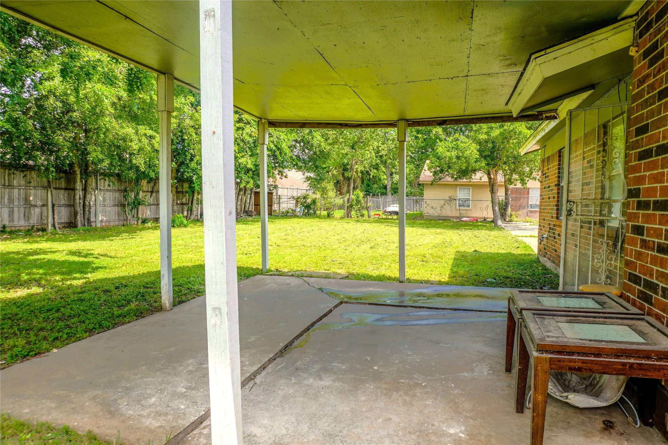 Single Family Residence For Sale in Tarrant County , 300 Coury Road, Everman, Texas 76140, 3 Bedroom, 2 Bathroom, 1 Garage spaces, 1,690 Sqft, built in 1982, mls#21284527, Real Estate Agent in Everman, Homes For Sale in Tarrant county, Homes For Sale in Everman, Realtor in Everman Texas, Real Estate Brokerage Independent Realty Texas, Luminita Cordes Realtor