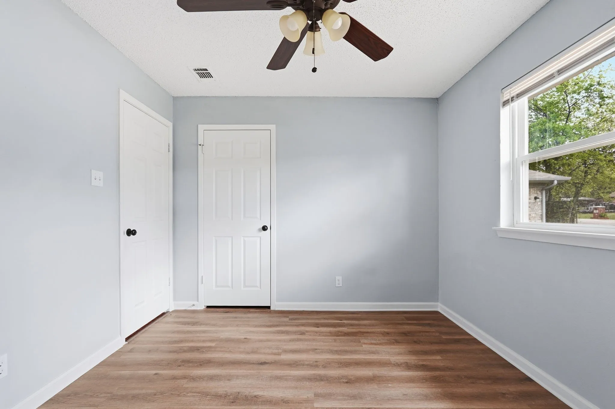 Single Family Residence For Sale in Tarrant County , 6246 Guilford Street, Forest Hill, Texas 76119, 4 Bedroom, 2 Bathroom, 2 Garage spaces, 1,377 Sqft, built in 1971, Price $224,999, mls#21189894, Real Estate Agent in Forest Hill, Homes For Sale in Tarrant county, Homes For Sale in Forest Hill, Realtor in Forest Hill Texas, Real Estate Brokerage Independent Realty Texas, Luminita Cordes Realtor