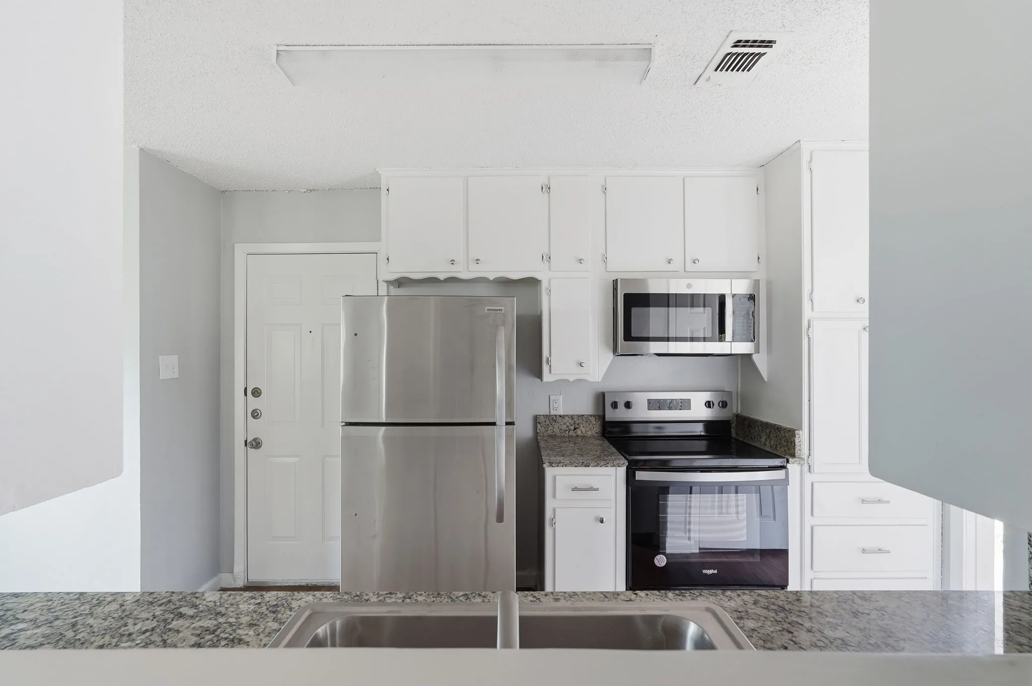 Single Family Residence For Sale in Tarrant County , 6246 Guilford Street, Forest Hill, Texas 76119, 4 Bedroom, 2 Bathroom, 2 Garage spaces, 1,377 Sqft, built in 1971, Price $224,999, mls#21189894, Real Estate Agent in Forest Hill, Homes For Sale in Tarrant county, Homes For Sale in Forest Hill, Realtor in Forest Hill Texas, Real Estate Brokerage Independent Realty Texas, Luminita Cordes Realtor