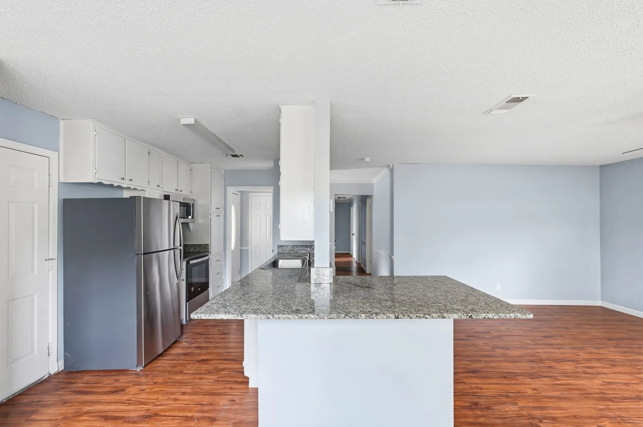 Single Family Residence For Sale in Tarrant County , 6246 Guilford Street, Forest Hill, Texas 76119, 4 Bedroom, 2 Bathroom, 2 Garage spaces, 1,377 Sqft, built in 1971, Price $224,999, mls#21189894, Real Estate Agent in Forest Hill, Homes For Sale in Tarrant county, Homes For Sale in Forest Hill, Realtor in Forest Hill Texas, Real Estate Brokerage Independent Realty Texas, Luminita Cordes Realtor