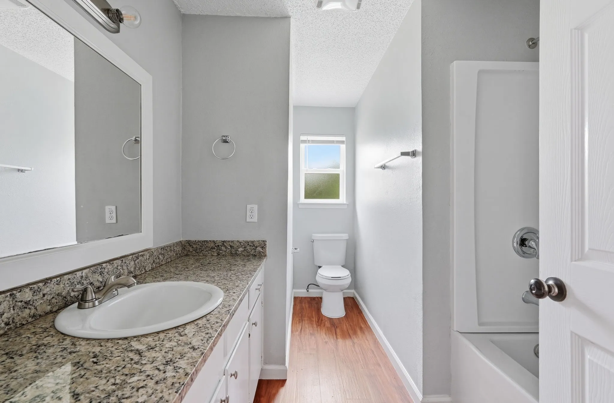Single Family Residence For Sale in Tarrant County , 6246 Guilford Street, Forest Hill, Texas 76119, 4 Bedroom, 2 Bathroom, 2 Garage spaces, 1,377 Sqft, built in 1971, Price $224,999, mls#21189894, Real Estate Agent in Forest Hill, Homes For Sale in Tarrant county, Homes For Sale in Forest Hill, Realtor in Forest Hill Texas, Real Estate Brokerage Independent Realty Texas, Luminita Cordes Realtor