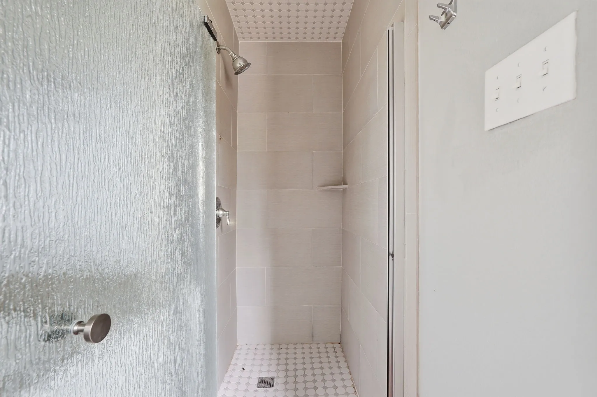 Single Family Residence For Sale in Tarrant County , 6246 Guilford Street, Forest Hill, Texas 76119, 4 Bedroom, 2 Bathroom, 2 Garage spaces, 1,377 Sqft, built in 1971, Price $224,999, mls#21189894, Real Estate Agent in Forest Hill, Homes For Sale in Tarrant county, Homes For Sale in Forest Hill, Realtor in Forest Hill Texas, Real Estate Brokerage Independent Realty Texas, Luminita Cordes Realtor