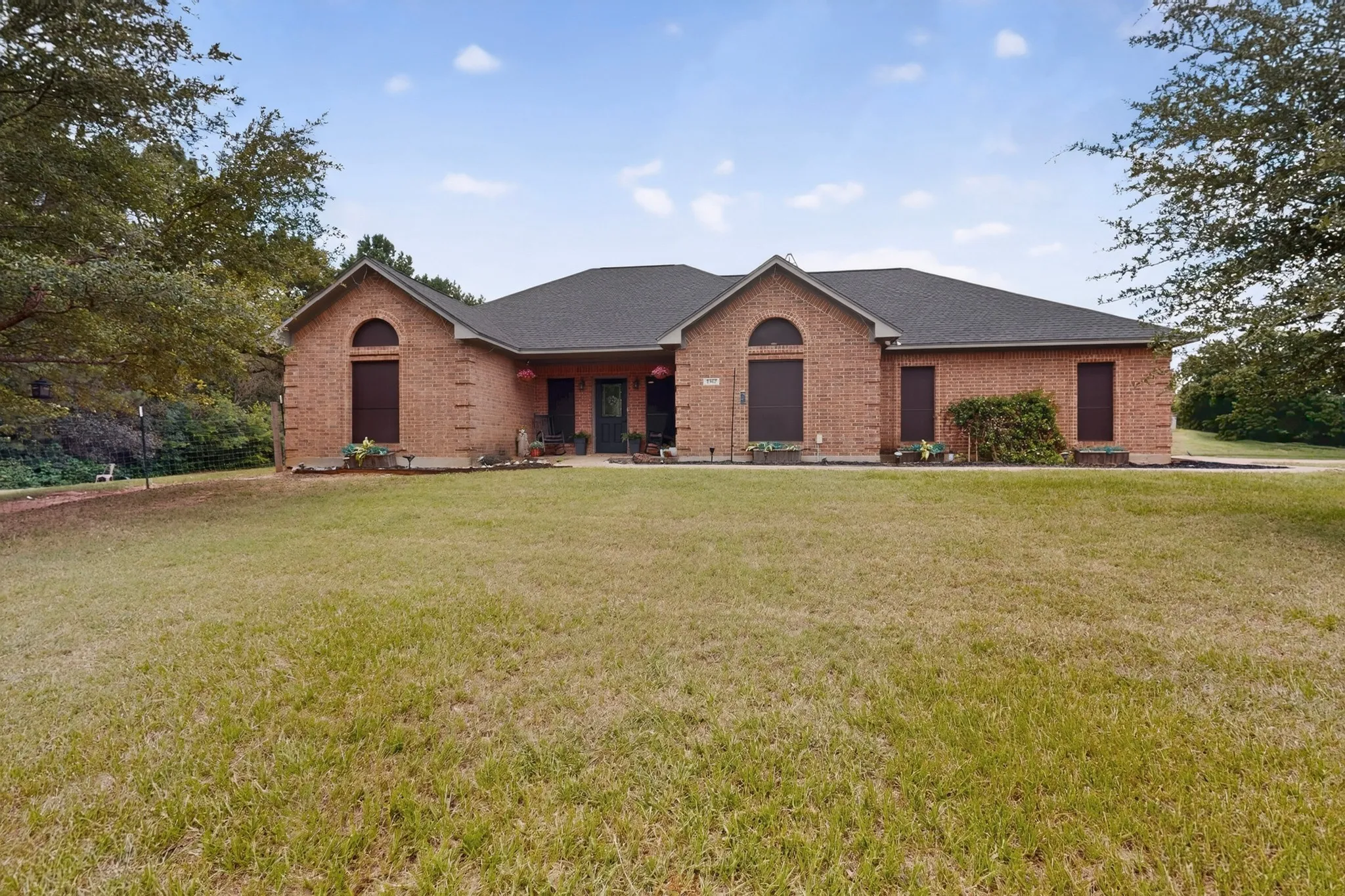 Single Family Residence For Sale in Kaufman County , 1362 Eubanks Road, Seagoville, Texas 75159, 3 Bedroom, 2 Bathroom, 2 Garage spaces, 1,944 Sqft, built in 1996, mls#21284588, Real Estate Agent in Seagoville, Homes For Sale in Kaufman county, Homes For Sale in Seagoville, Realtor in Seagoville Texas, Real Estate Brokerage Independent Realty Texas, Luminita Cordes Realtor