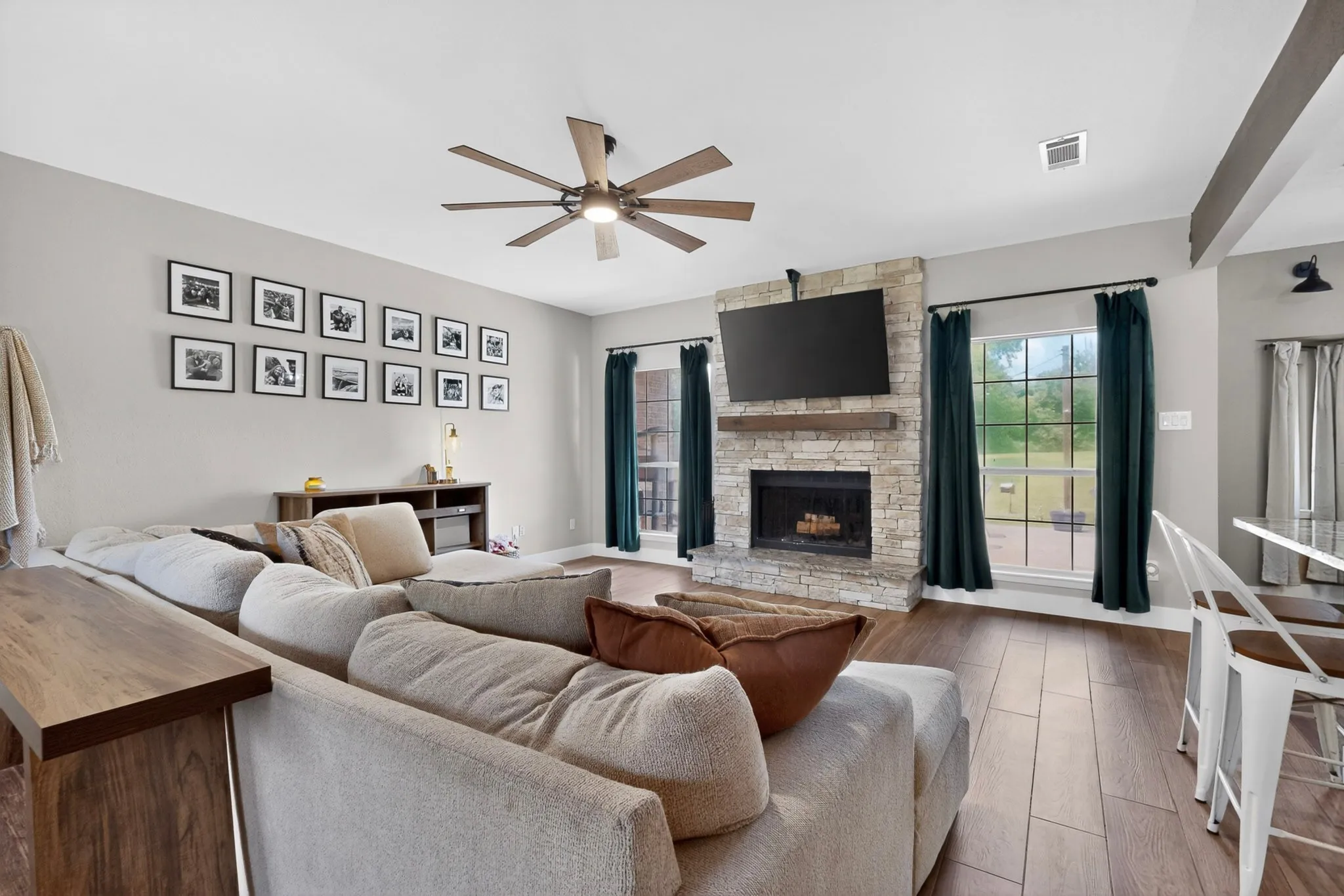 Single Family Residence For Sale in Kaufman County , 1362 Eubanks Road, Seagoville, Texas 75159, 3 Bedroom, 2 Bathroom, 2 Garage spaces, 1,944 Sqft, built in 1996, mls#21284588, Real Estate Agent in Seagoville, Homes For Sale in Kaufman county, Homes For Sale in Seagoville, Realtor in Seagoville Texas, Real Estate Brokerage Independent Realty Texas, Luminita Cordes Realtor