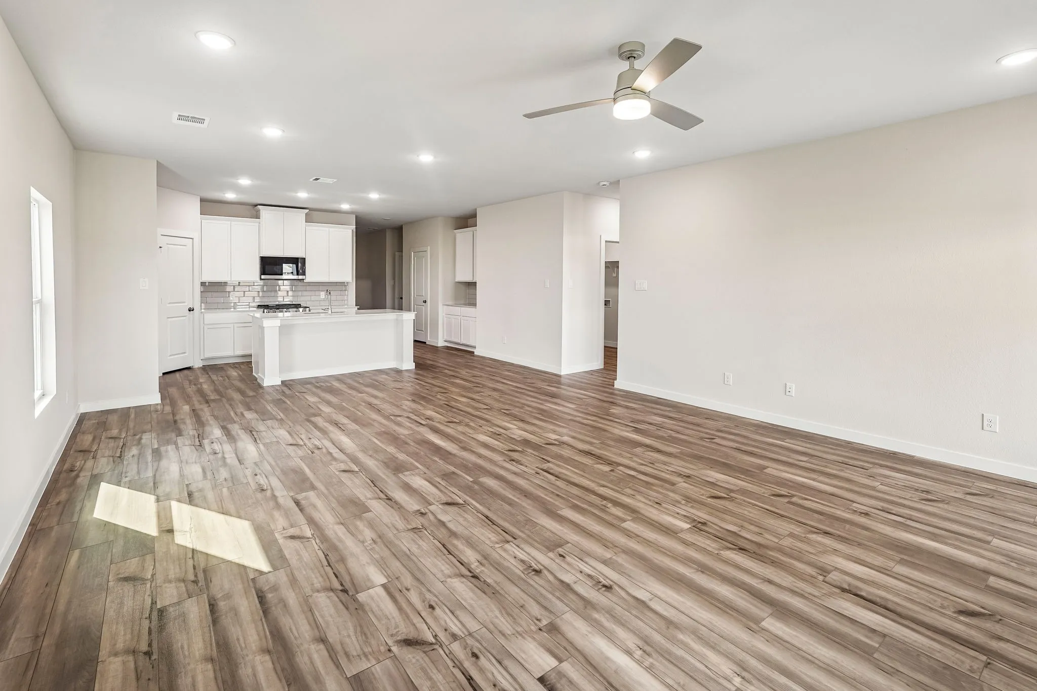 Single Family Residence For Sale in Parker County , 356 Declan Street, Springtown, Texas 76082, 4 Bedroom, 3 Bathroom, 2 Garage spaces, 2,013 Sqft, built in 2026, mls#21284595, Real Estate Agent in Springtown, Homes For Sale in Parker county, Homes For Sale in Springtown, Realtor in Springtown Texas, Real Estate Brokerage Independent Realty Texas, Luminita Cordes Realtor
