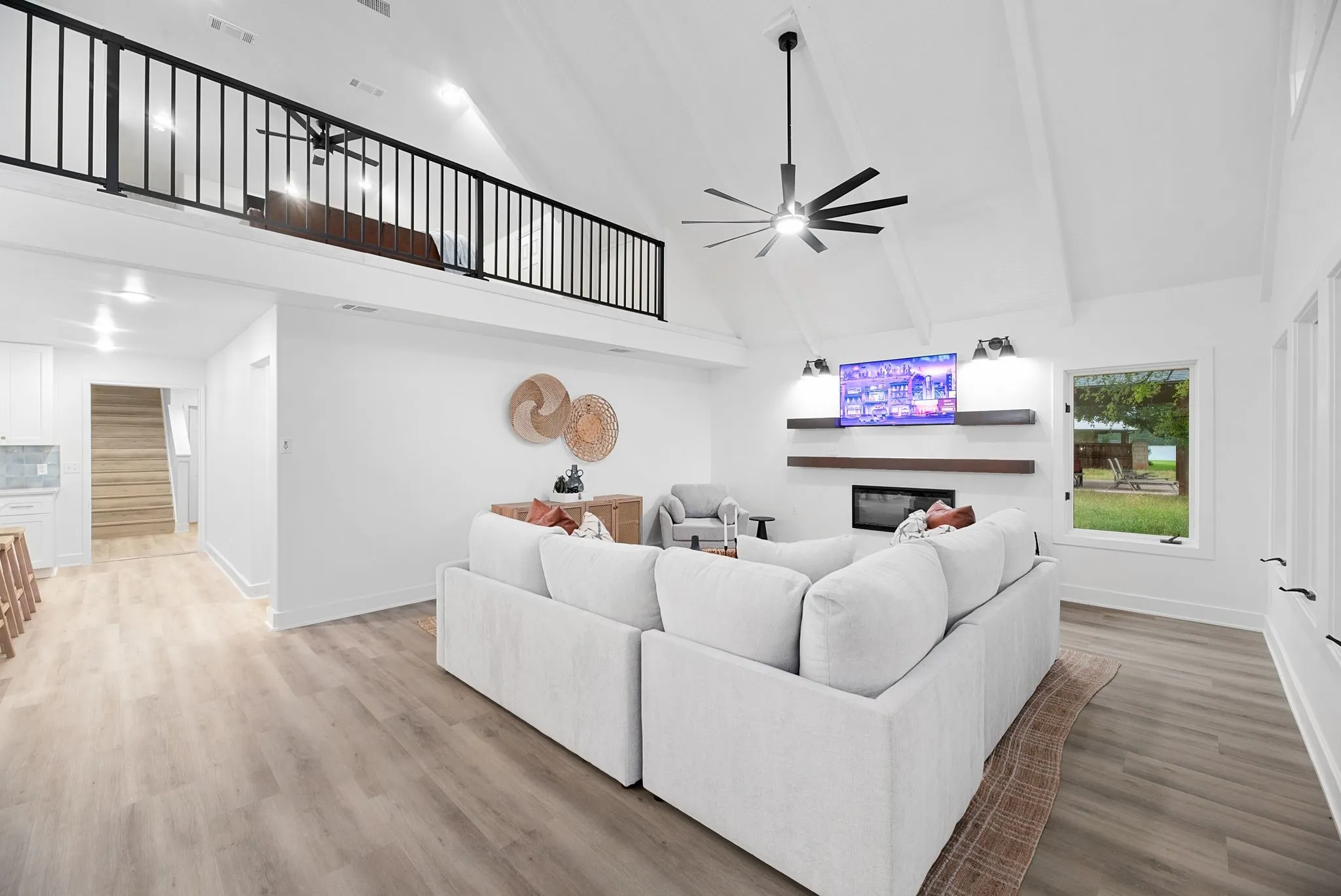 Single Family Residence For Sale in Palo Pinto County , 1907 Buck Run, Possum Kingdom Lake, Texas 76449, 4 Bedroom, 5 Bathroom, Garage spaces, 2,920 Sqft, built in 2005, mls#21283911, Real Estate Agent in Possum Kingdom Lake, Homes For Sale in Palo Pinto county, Homes For Sale in Possum Kingdom Lake, Realtor in Possum Kingdom Lake Texas, Real Estate Brokerage Independent Realty Texas, Luminita Cordes Realtor