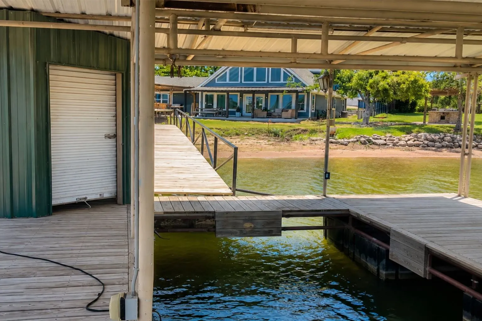 Single Family Residence For Sale in Palo Pinto County , 1907 Buck Run, Possum Kingdom Lake, Texas 76449, 4 Bedroom, 5 Bathroom, Garage spaces, 2,920 Sqft, built in 2005, mls#21283911, Real Estate Agent in Possum Kingdom Lake, Homes For Sale in Palo Pinto county, Homes For Sale in Possum Kingdom Lake, Realtor in Possum Kingdom Lake Texas, Real Estate Brokerage Independent Realty Texas, Luminita Cordes Realtor