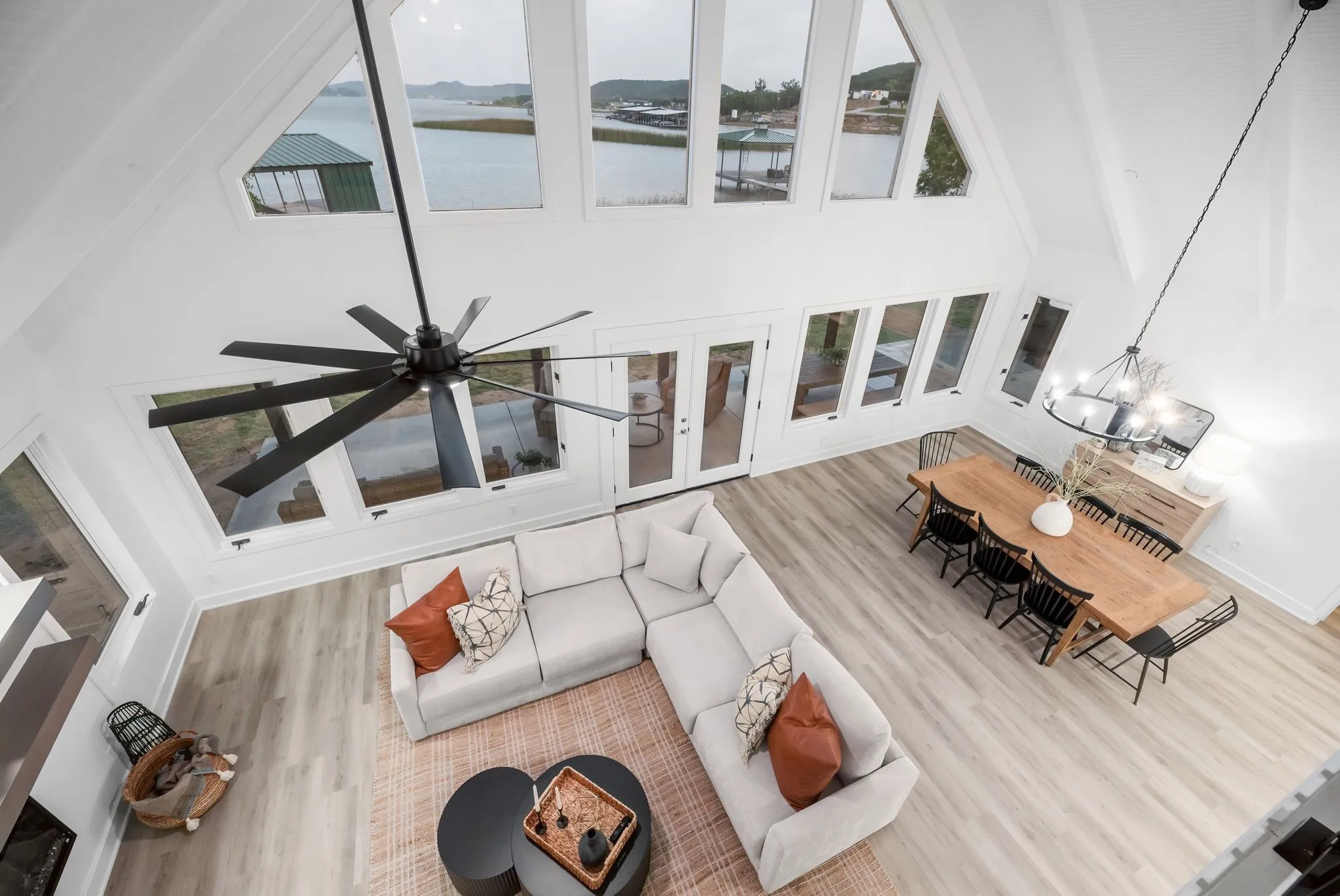 Single Family Residence For Sale in Palo Pinto County , 1907 Buck Run, Possum Kingdom Lake, Texas 76449, 4 Bedroom, 5 Bathroom, Garage spaces, 2,920 Sqft, built in 2005, mls#21283911, Real Estate Agent in Possum Kingdom Lake, Homes For Sale in Palo Pinto county, Homes For Sale in Possum Kingdom Lake, Realtor in Possum Kingdom Lake Texas, Real Estate Brokerage Independent Realty Texas, Luminita Cordes Realtor