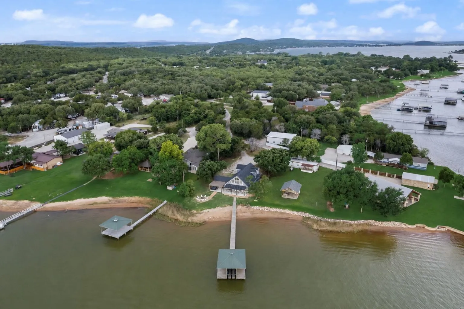 Single Family Residence For Sale in Palo Pinto County , 1907 Buck Run, Possum Kingdom Lake, Texas 76449, 4 Bedroom, 5 Bathroom, Garage spaces, 2,920 Sqft, built in 2005, mls#21283911, Real Estate Agent in Possum Kingdom Lake, Homes For Sale in Palo Pinto county, Homes For Sale in Possum Kingdom Lake, Realtor in Possum Kingdom Lake Texas, Real Estate Brokerage Independent Realty Texas, Luminita Cordes Realtor