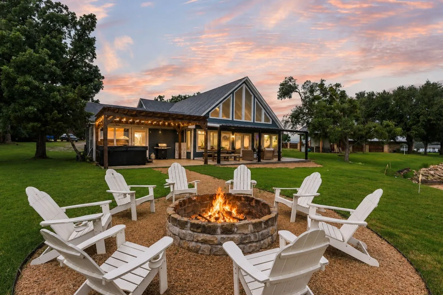 Single Family Residence For Sale in Palo Pinto County , 1907 Buck Run, Possum Kingdom Lake, Texas 76449, 4 Bedroom, 5 Bathroom, Garage spaces, 2,920 Sqft, built in 2005, mls#21283911, Real Estate Agent in Possum Kingdom Lake, Homes For Sale in Palo Pinto county, Homes For Sale in Possum Kingdom Lake, Realtor in Possum Kingdom Lake Texas, Real Estate Brokerage Independent Realty Texas, Luminita Cordes Realtor