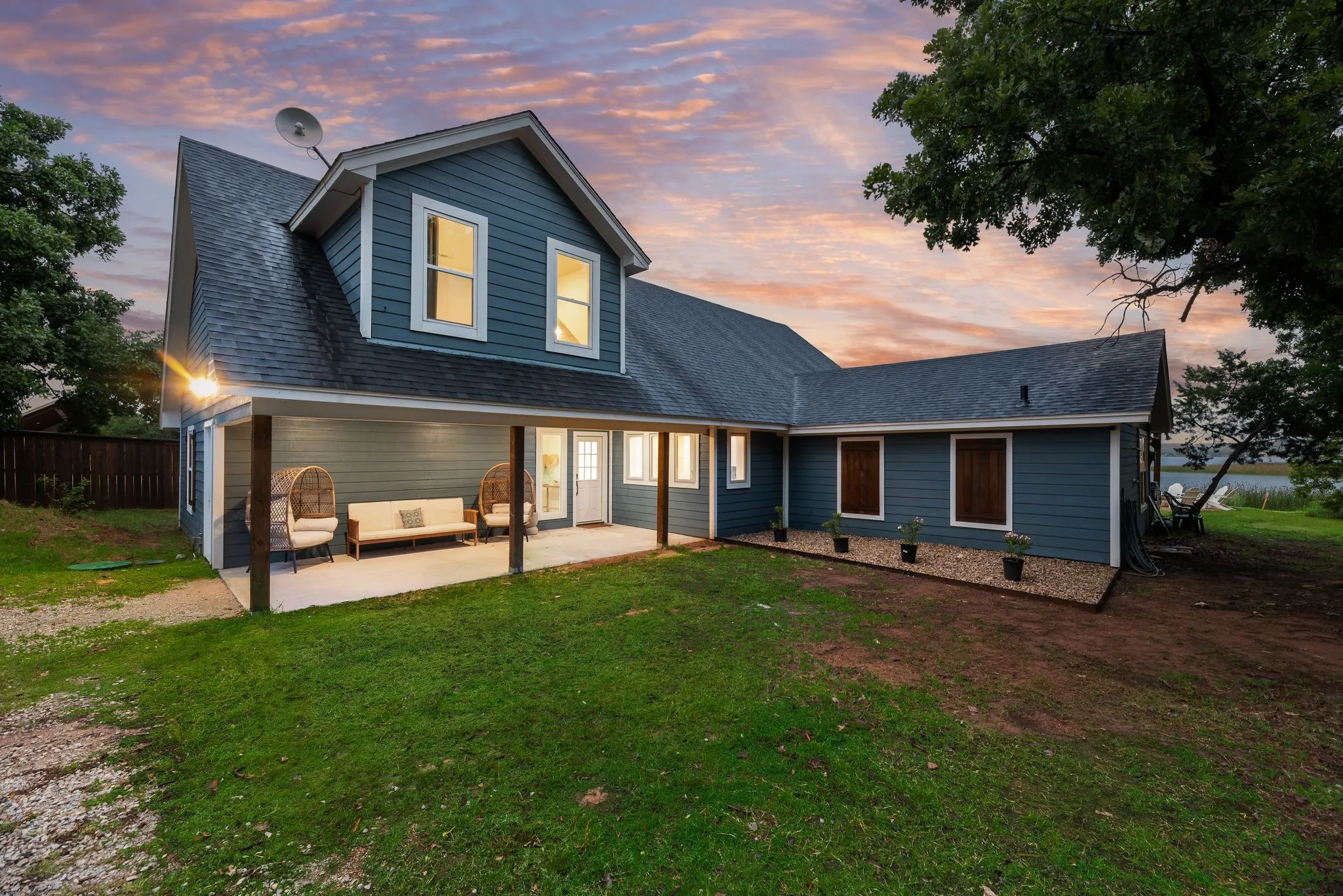 Single Family Residence For Sale in Palo Pinto County , 1907 Buck Run, Possum Kingdom Lake, Texas 76449, 4 Bedroom, 5 Bathroom, Garage spaces, 2,920 Sqft, built in 2005, mls#21283911, Real Estate Agent in Possum Kingdom Lake, Homes For Sale in Palo Pinto county, Homes For Sale in Possum Kingdom Lake, Realtor in Possum Kingdom Lake Texas, Real Estate Brokerage Independent Realty Texas, Luminita Cordes Realtor