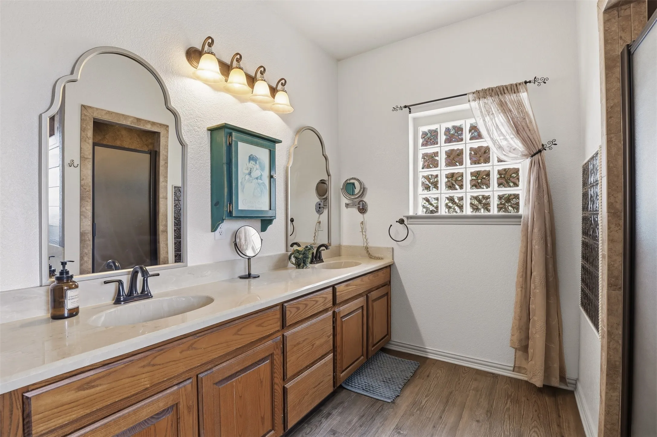 Single Family Residence For Sale in Johnson County , 2421 Pecan Springs Road, Cleburne, Texas 76031, 3 Bedroom, 2 Bathroom, 2 Garage spaces, 2,197 Sqft, built in 2006, mls#21284602, Real Estate Agent in Cleburne, Homes For Sale in Johnson county, Homes For Sale in Cleburne, Realtor in Cleburne Texas, Real Estate Brokerage Independent Realty Texas, Luminita Cordes Realtor