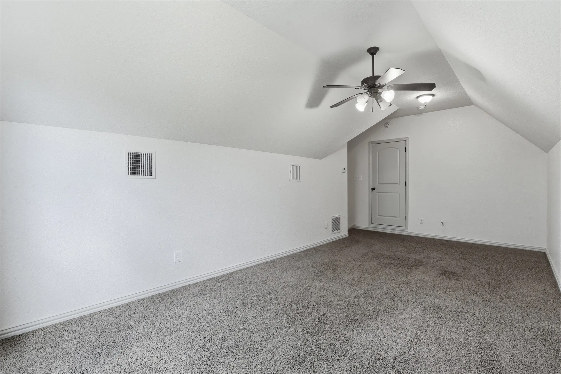 Single Family Residence For Sale in Johnson County , 2421 Pecan Springs Road, Cleburne, Texas 76031, 3 Bedroom, 2 Bathroom, 2 Garage spaces, 2,197 Sqft, built in 2006, mls#21284602, Real Estate Agent in Cleburne, Homes For Sale in Johnson county, Homes For Sale in Cleburne, Realtor in Cleburne Texas, Real Estate Brokerage Independent Realty Texas, Luminita Cordes Realtor
