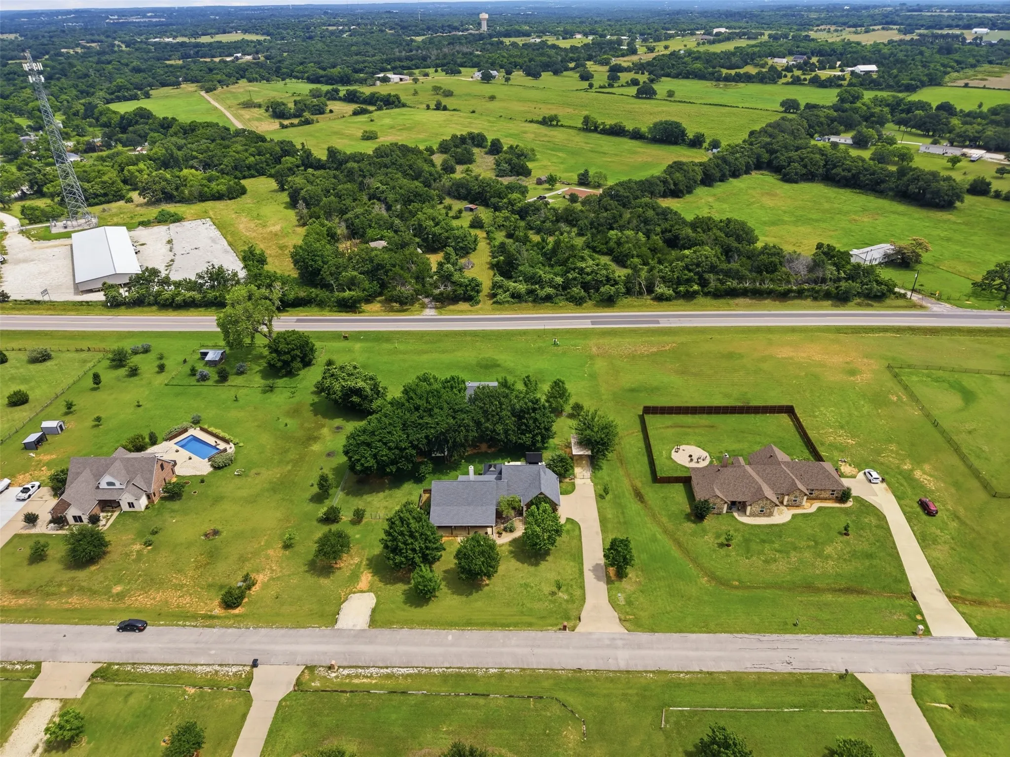 Single Family Residence For Sale in Johnson County , 2421 Pecan Springs Road, Cleburne, Texas 76031, 3 Bedroom, 2 Bathroom, 2 Garage spaces, 2,197 Sqft, built in 2006, mls#21284602, Real Estate Agent in Cleburne, Homes For Sale in Johnson county, Homes For Sale in Cleburne, Realtor in Cleburne Texas, Real Estate Brokerage Independent Realty Texas, Luminita Cordes Realtor