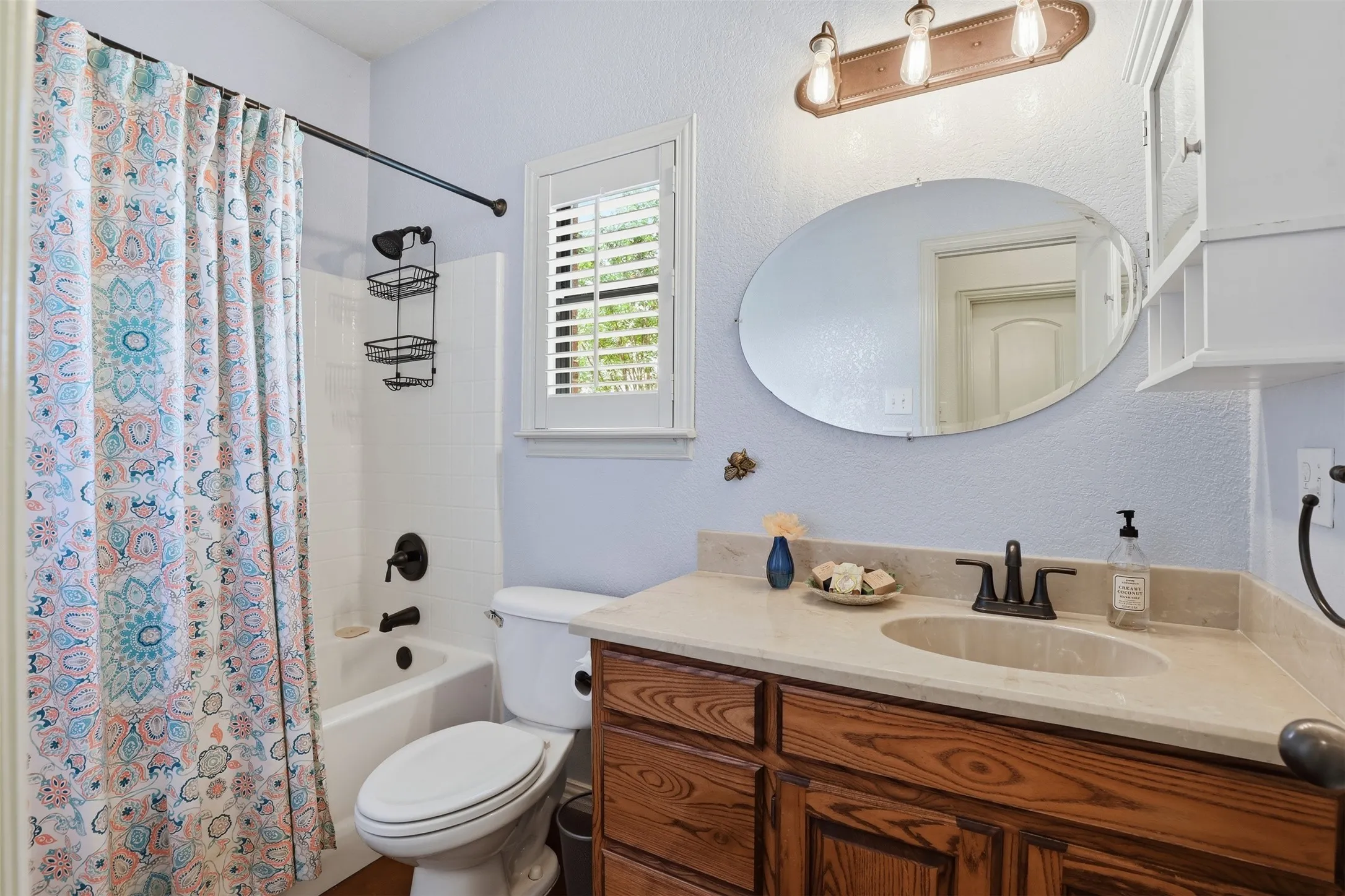 Single Family Residence For Sale in Johnson County , 2421 Pecan Springs Road, Cleburne, Texas 76031, 3 Bedroom, 2 Bathroom, 2 Garage spaces, 2,197 Sqft, built in 2006, mls#21284602, Real Estate Agent in Cleburne, Homes For Sale in Johnson county, Homes For Sale in Cleburne, Realtor in Cleburne Texas, Real Estate Brokerage Independent Realty Texas, Luminita Cordes Realtor