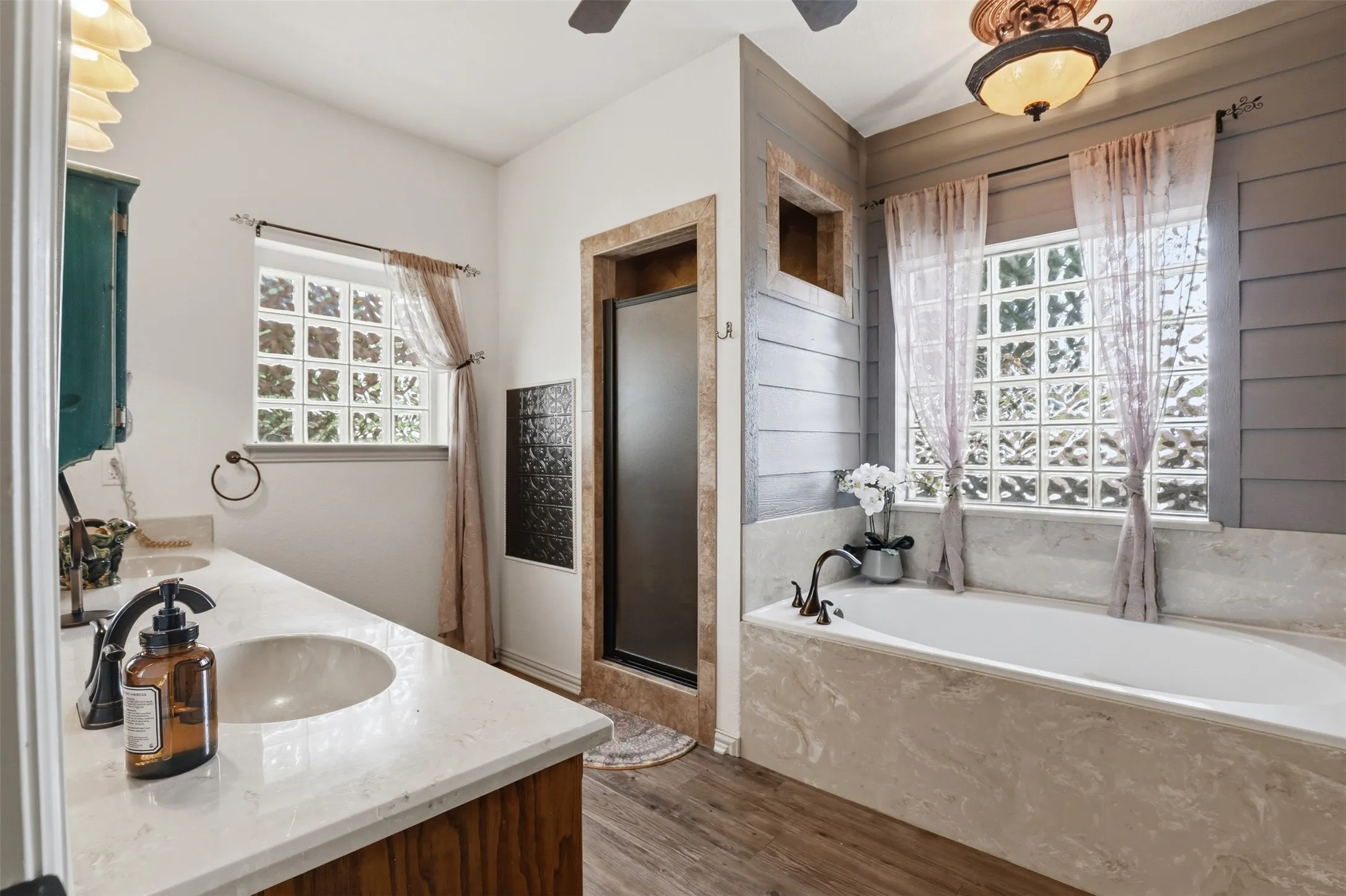 Single Family Residence For Sale in Johnson County , 2421 Pecan Springs Road, Cleburne, Texas 76031, 3 Bedroom, 2 Bathroom, 2 Garage spaces, 2,197 Sqft, built in 2006, mls#21284602, Real Estate Agent in Cleburne, Homes For Sale in Johnson county, Homes For Sale in Cleburne, Realtor in Cleburne Texas, Real Estate Brokerage Independent Realty Texas, Luminita Cordes Realtor