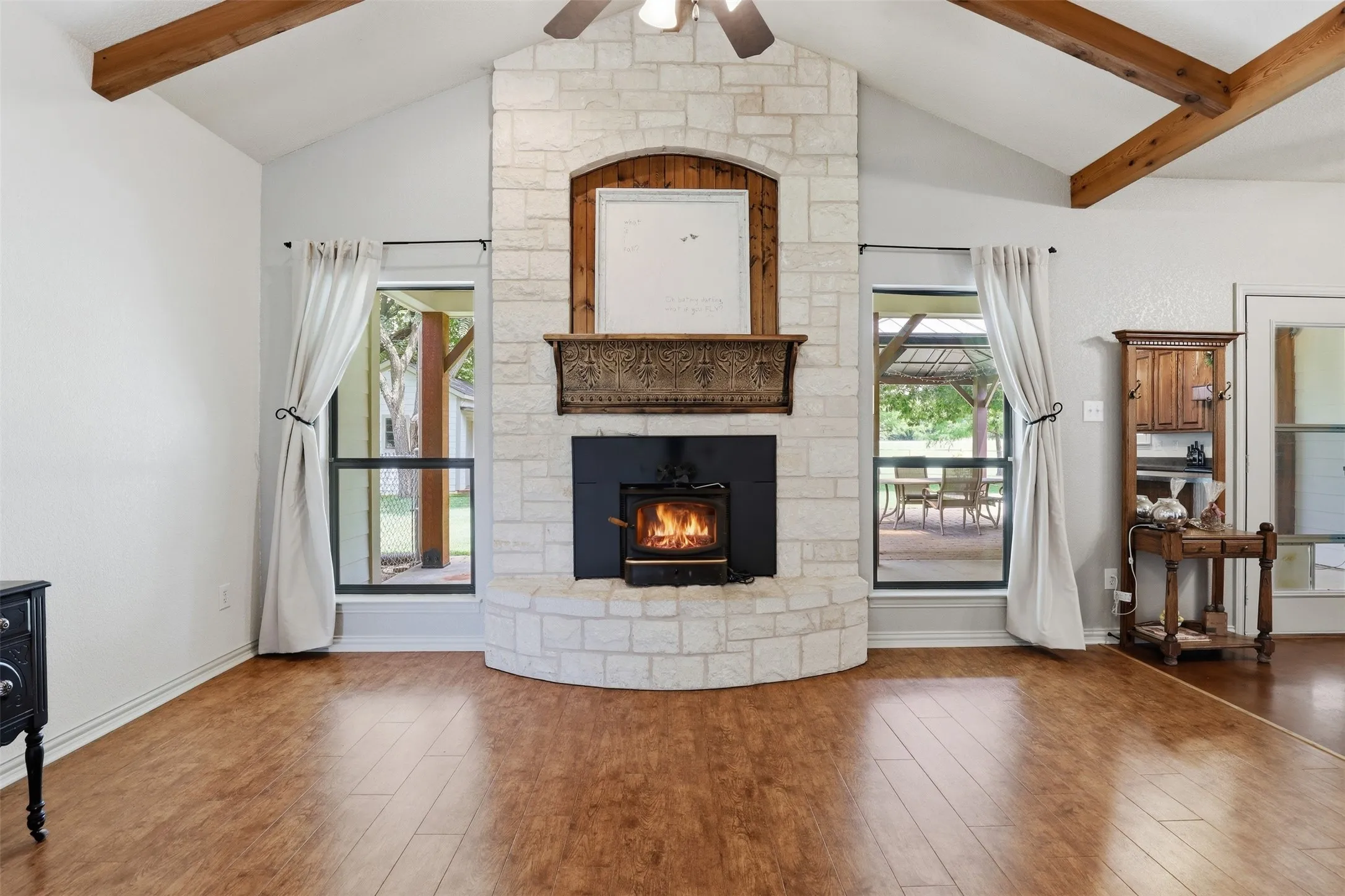 Single Family Residence For Sale in Johnson County , 2421 Pecan Springs Road, Cleburne, Texas 76031, 3 Bedroom, 2 Bathroom, 2 Garage spaces, 2,197 Sqft, built in 2006, mls#21284602, Real Estate Agent in Cleburne, Homes For Sale in Johnson county, Homes For Sale in Cleburne, Realtor in Cleburne Texas, Real Estate Brokerage Independent Realty Texas, Luminita Cordes Realtor